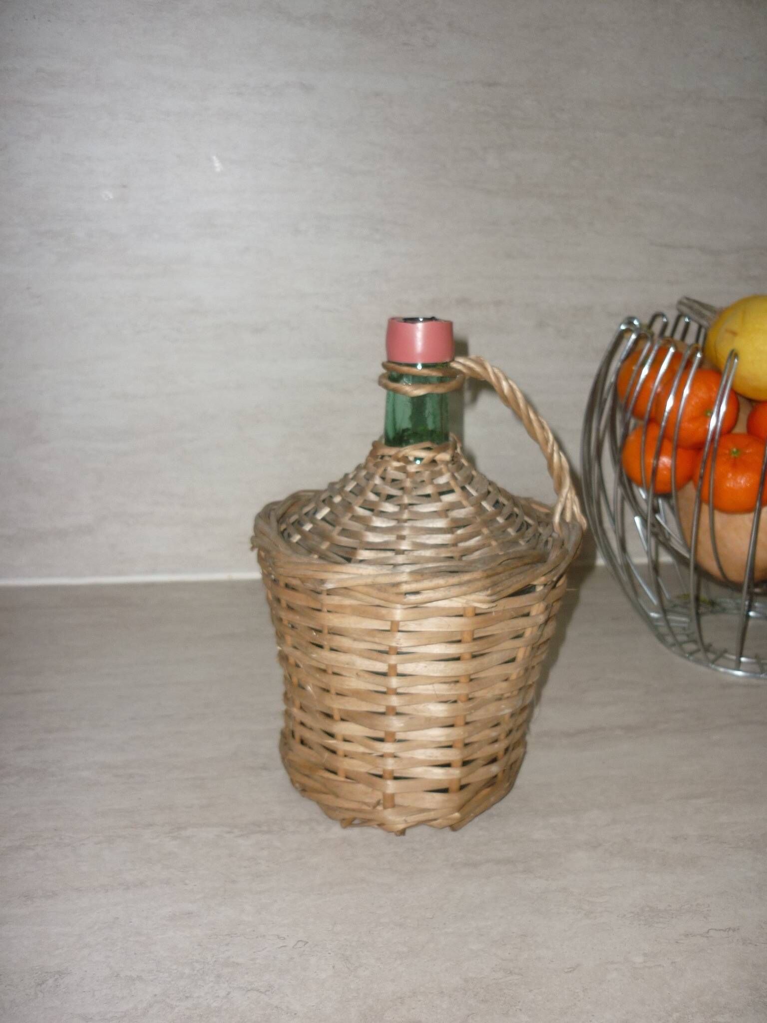 Dame-Jeanne 2L green glass and wicker
