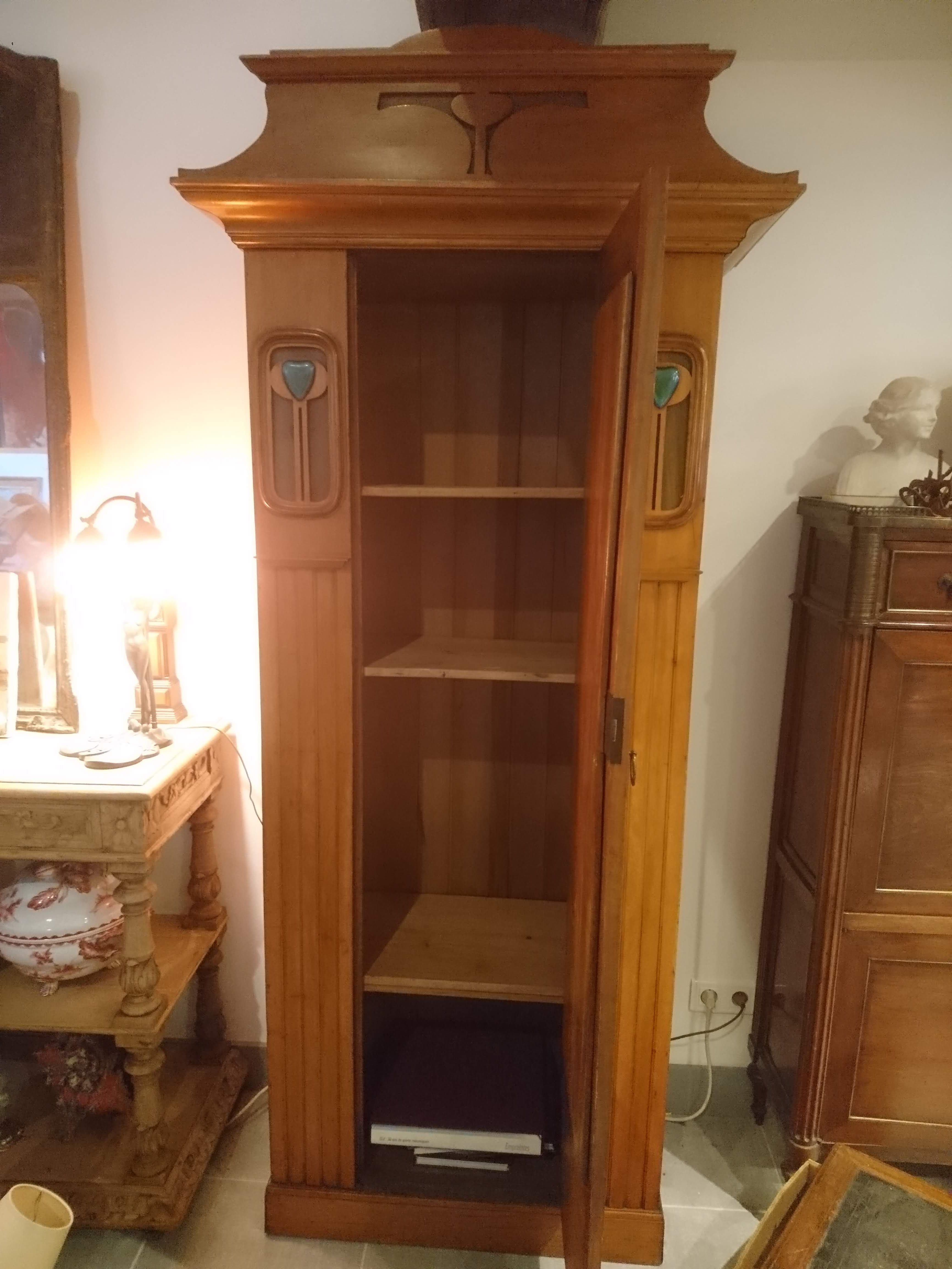 Wardrobe art new austrian with two heart pop-up