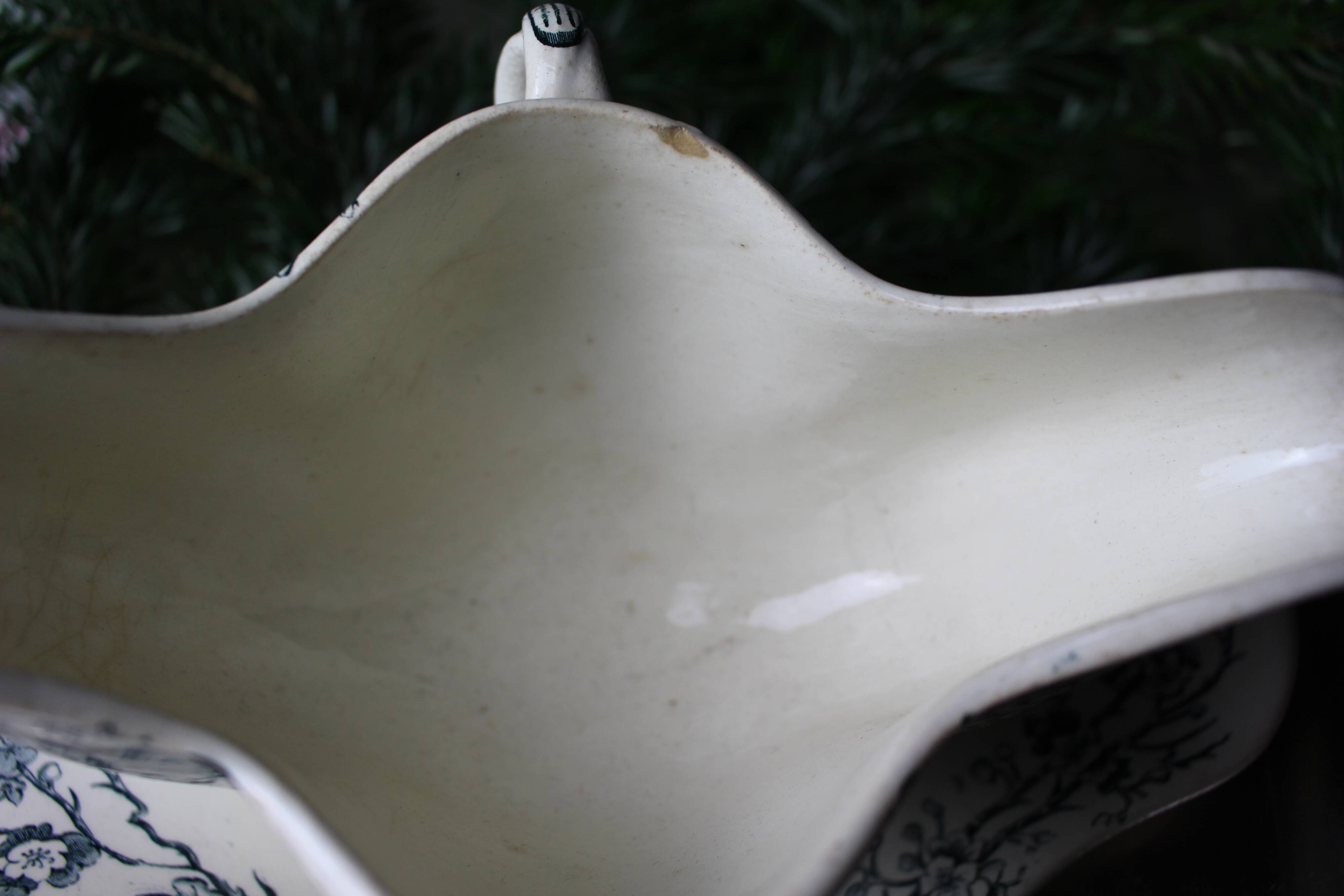 Gravy boat in Terre de Fer Lunéville