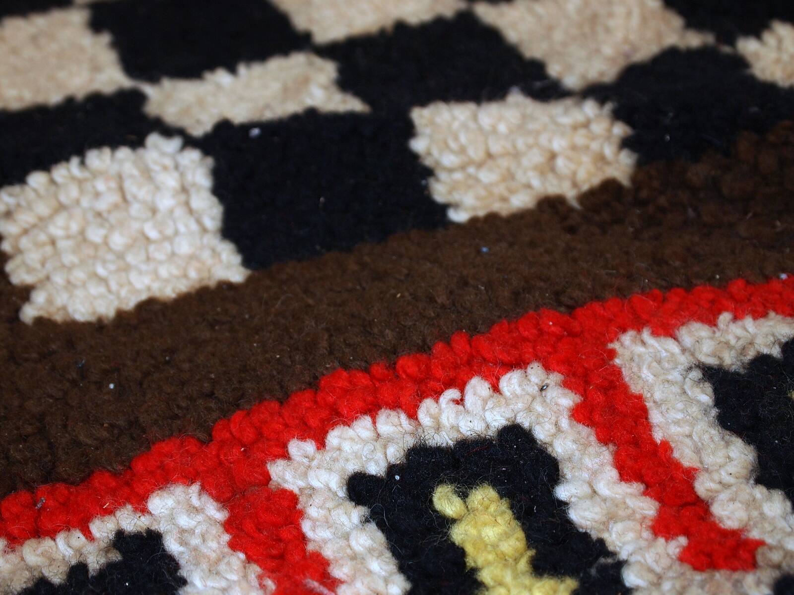 Tapis Moderne Vintage Français, Années 1960, Élégance et Design Unique