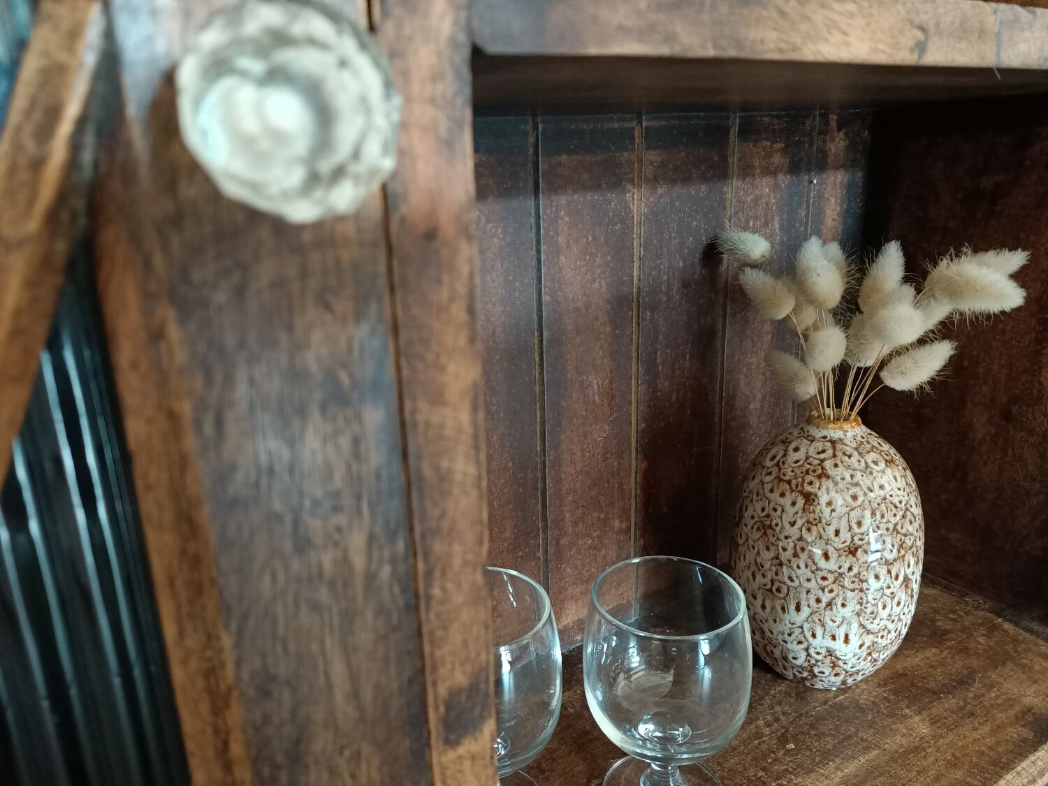 Patinated wall cabinet 2 doors