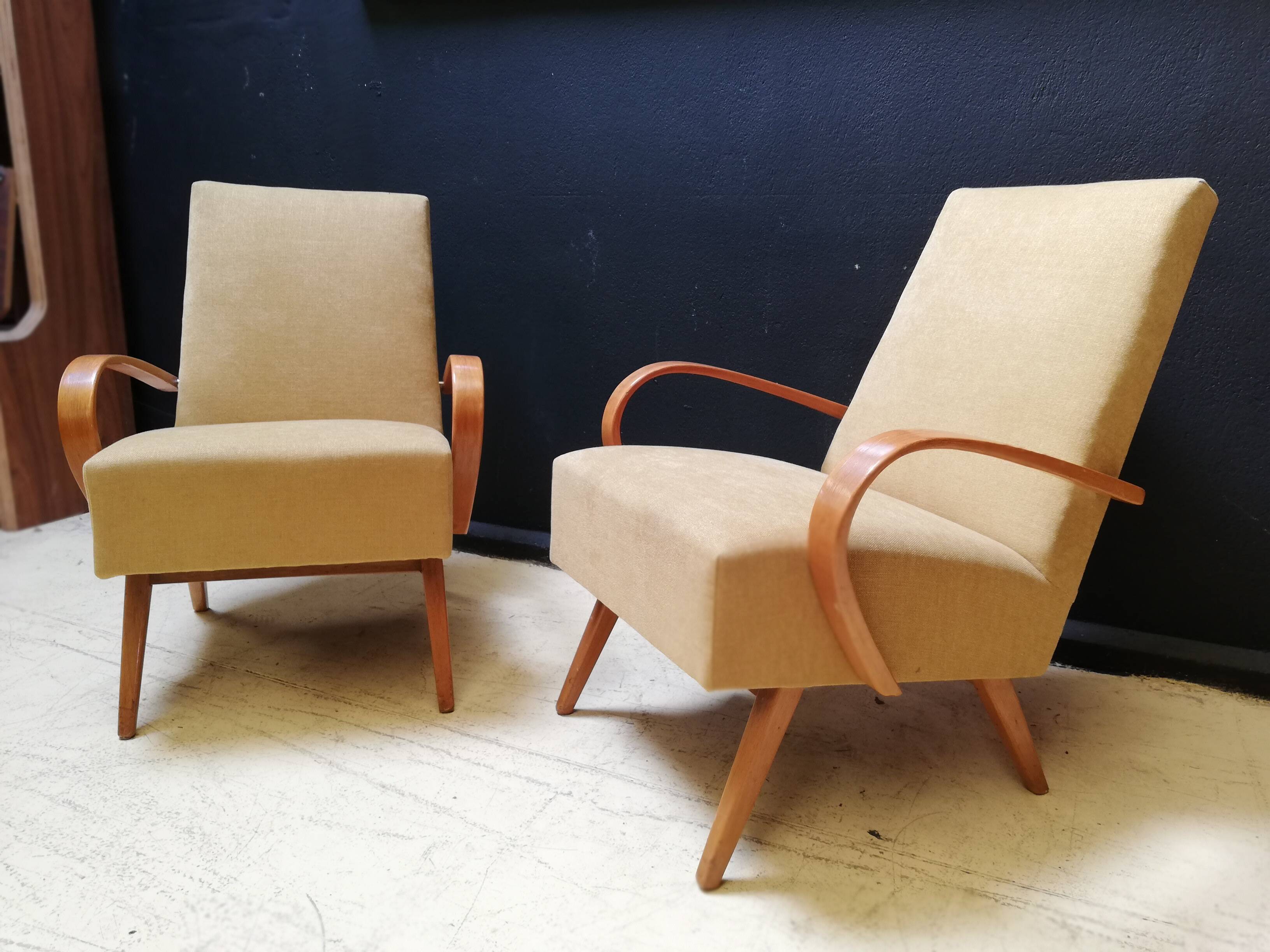 Paire de fauteuils vintage Halabala 1950