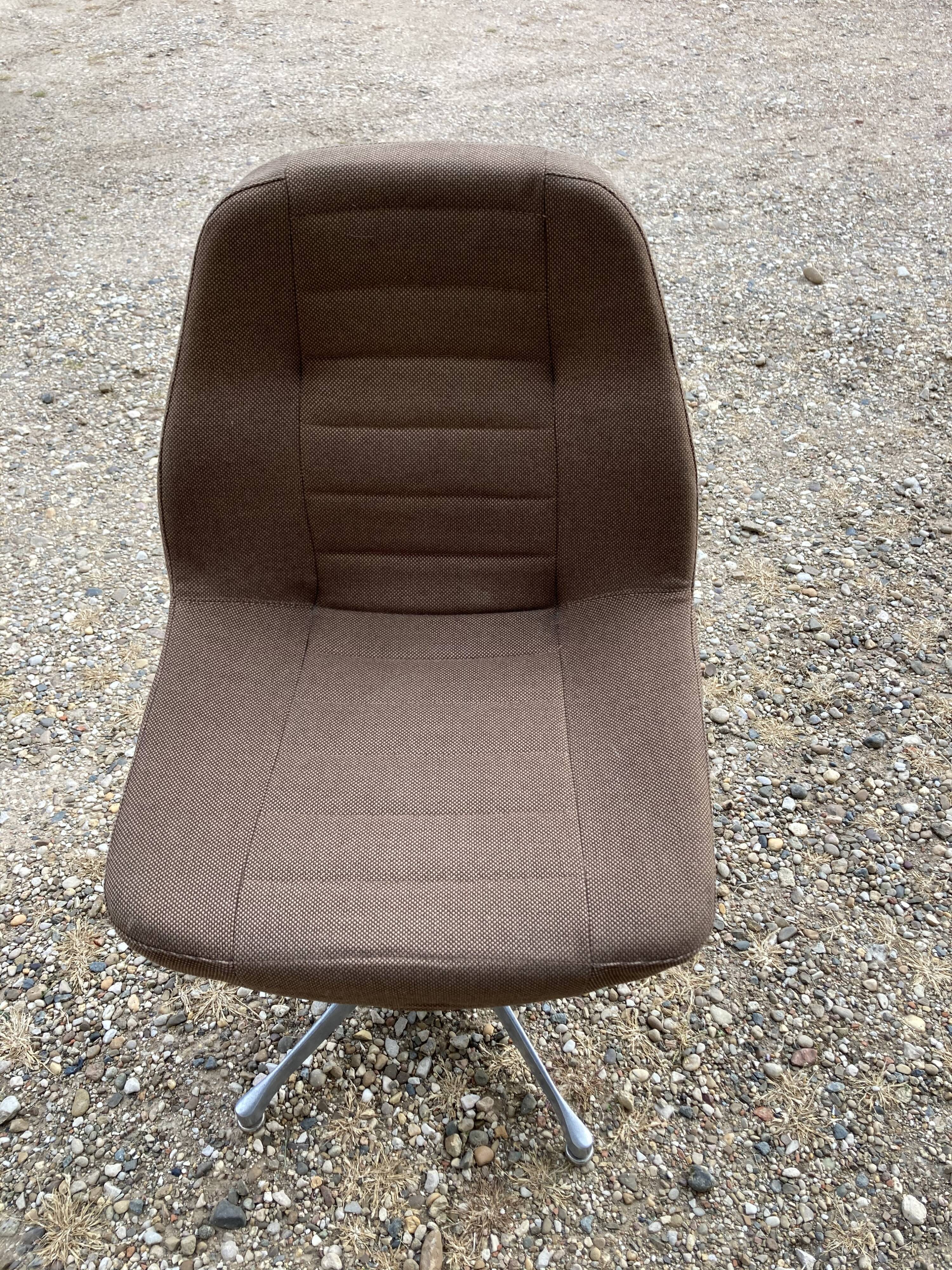 Vintage chair swivelling