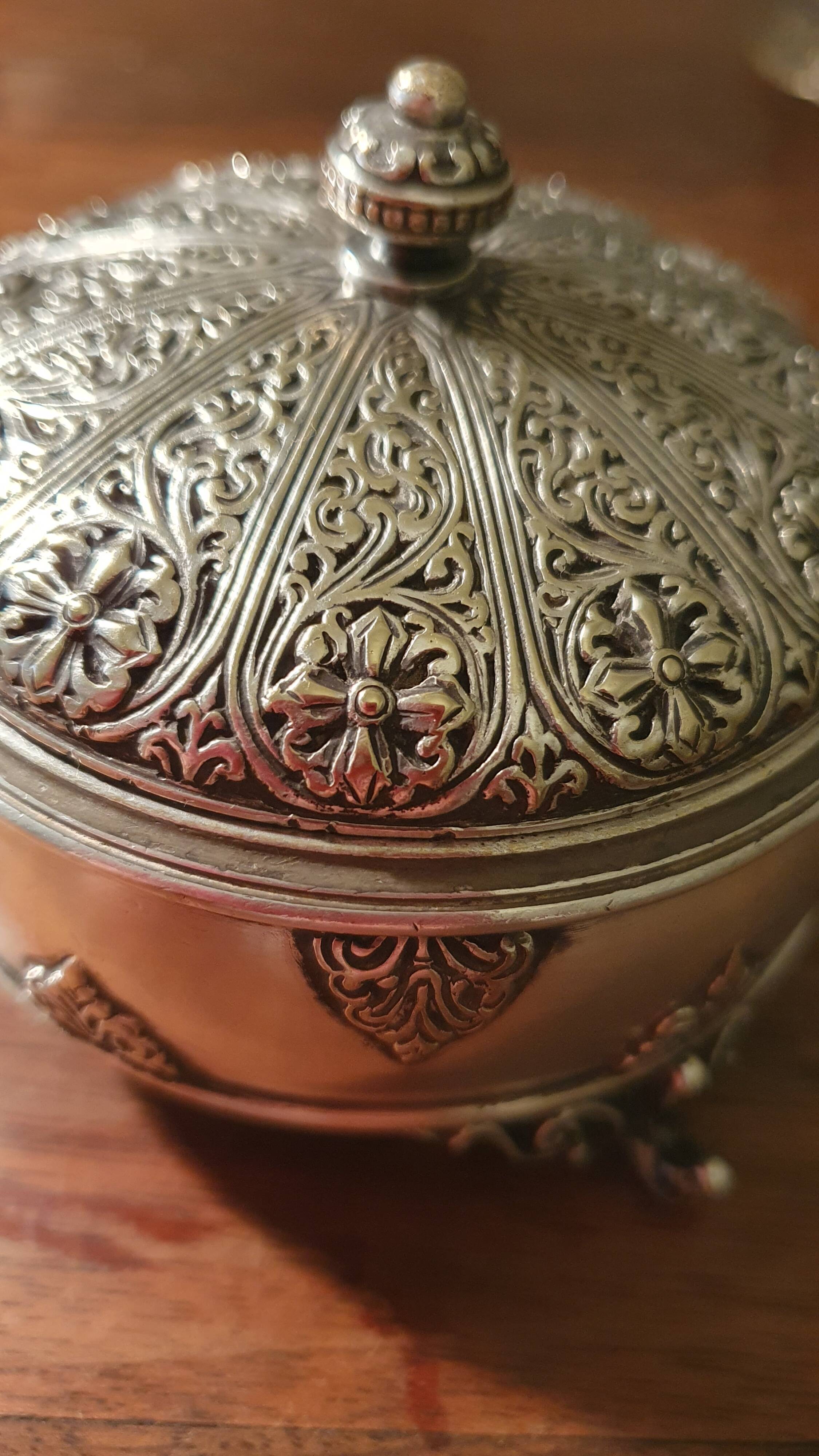 Boite, vide poche en bronze argenté F. Barbedienne, XIXème s.