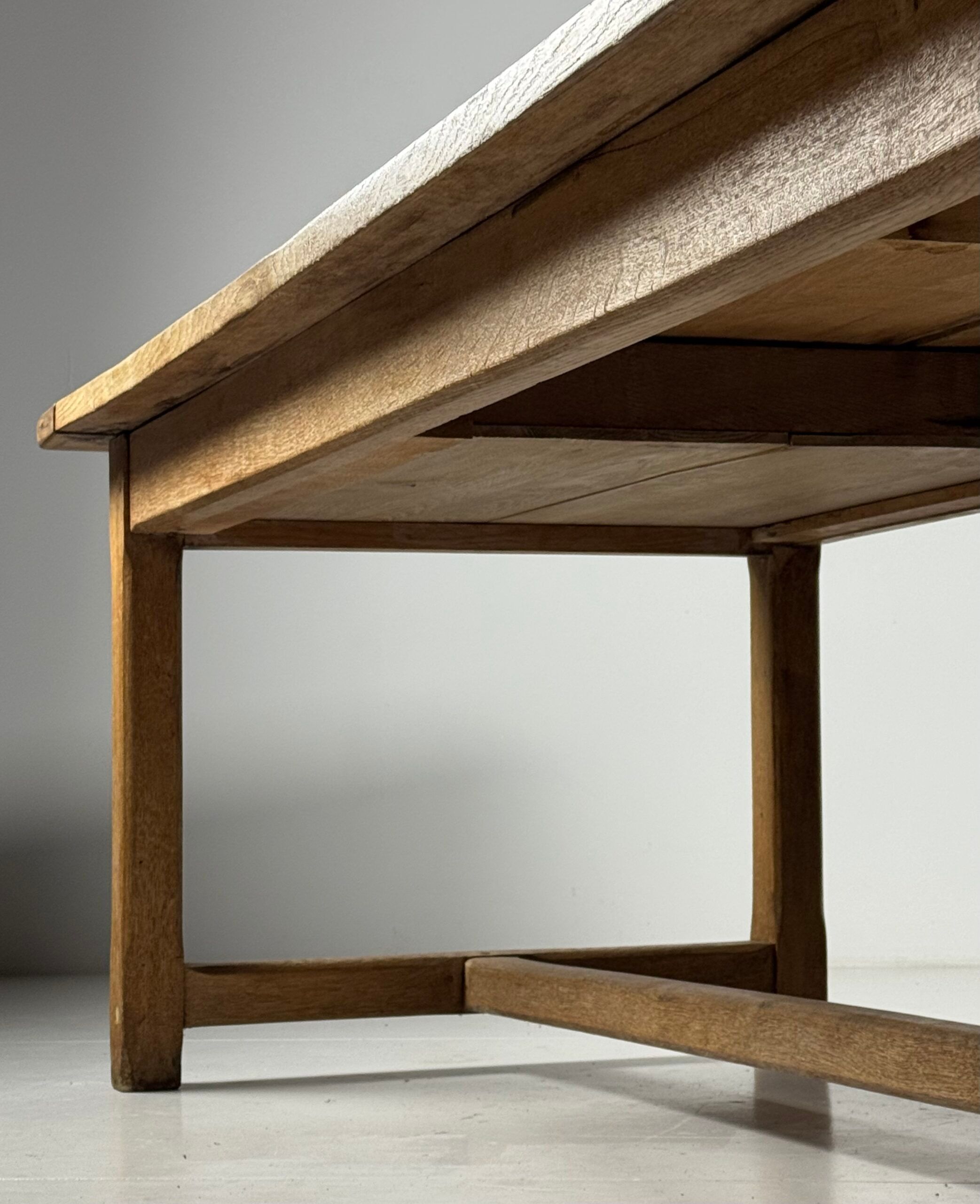 Table de monastère française en chêne du 19ème siècle