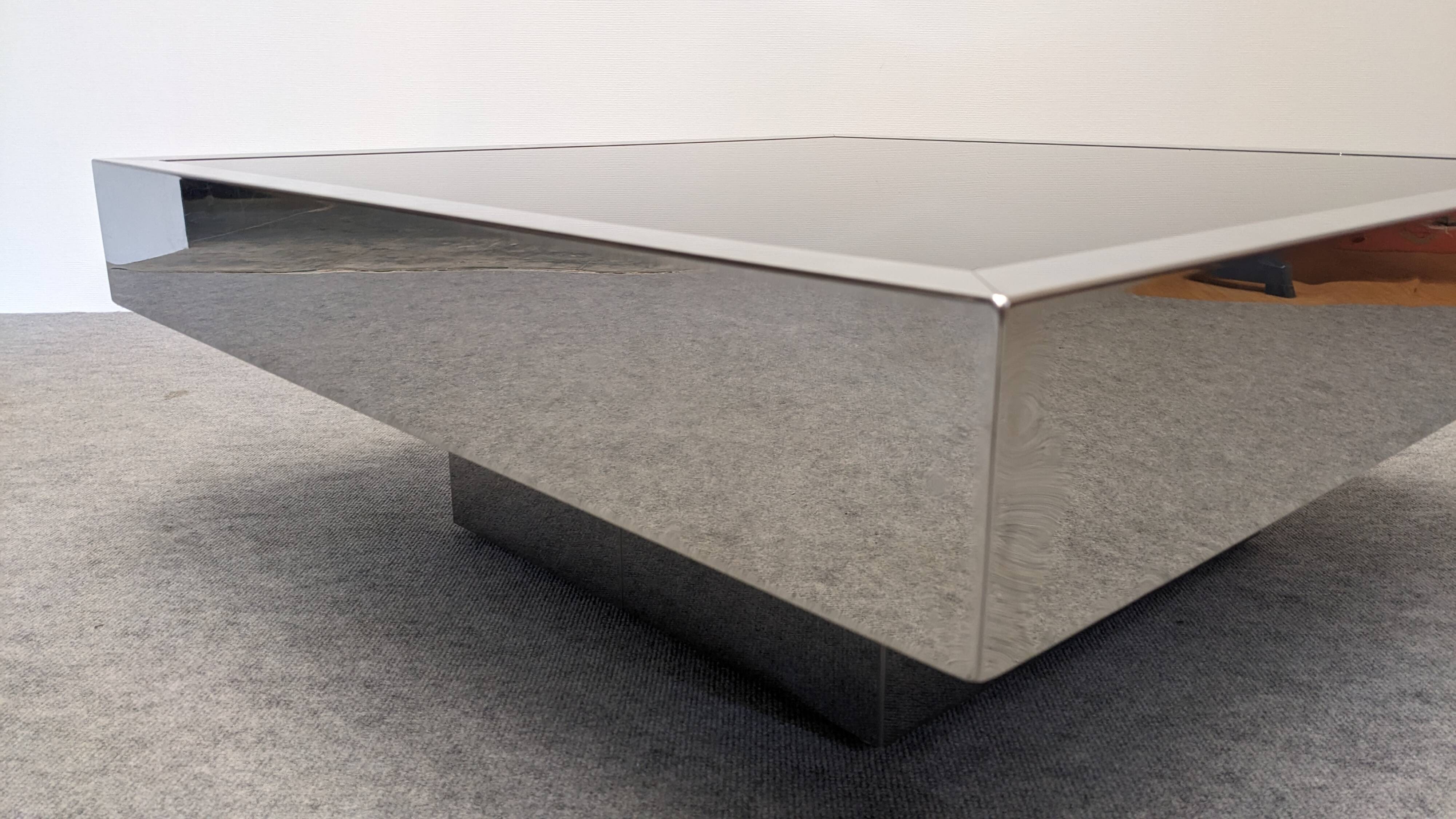 Italian coffee table from the 60s/70s