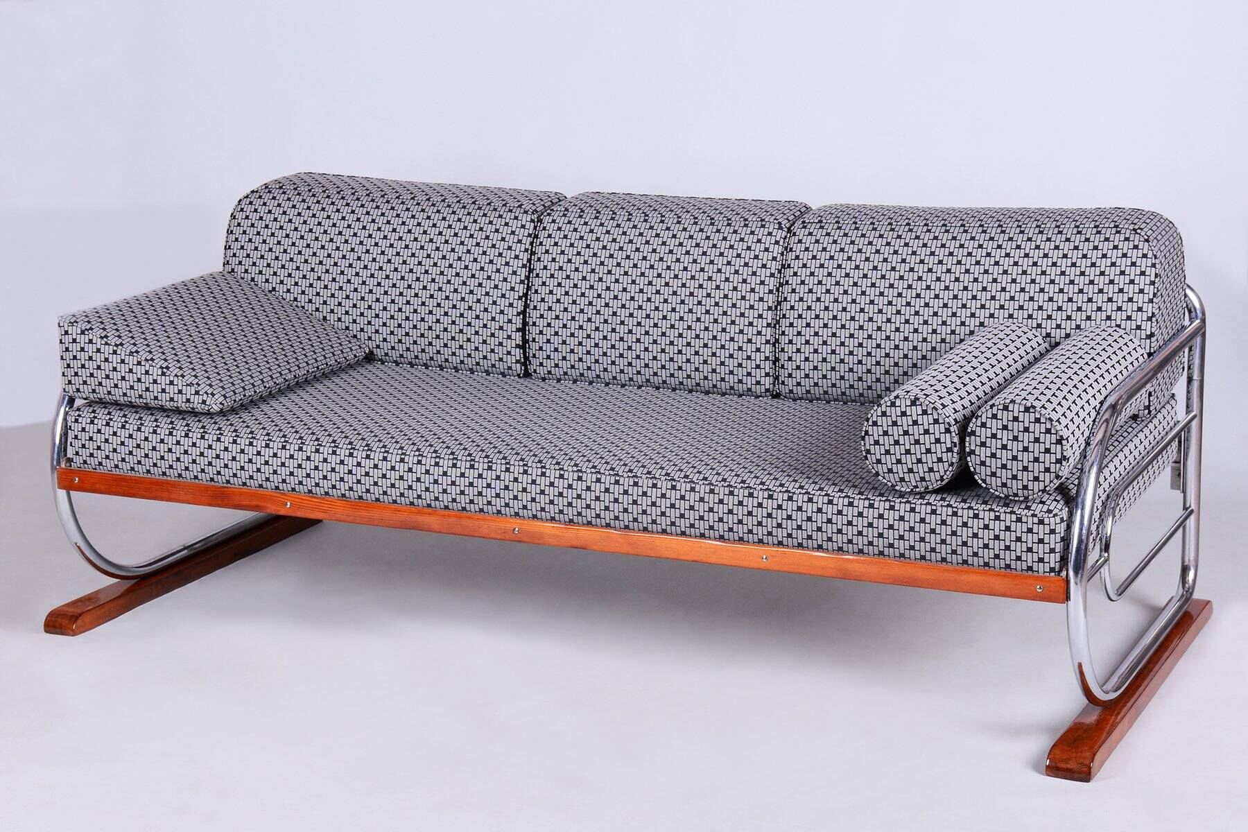 Bauhaus Sofa in Chrome and Beech from Robert Slezak, Czech, 1930s
