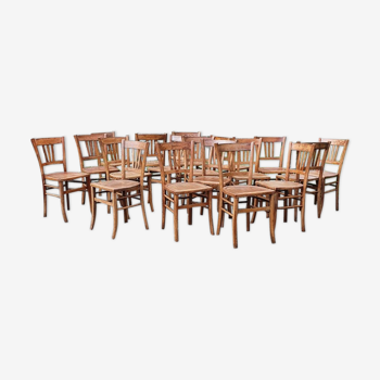 Lot 18 chaises bistrot de 1946