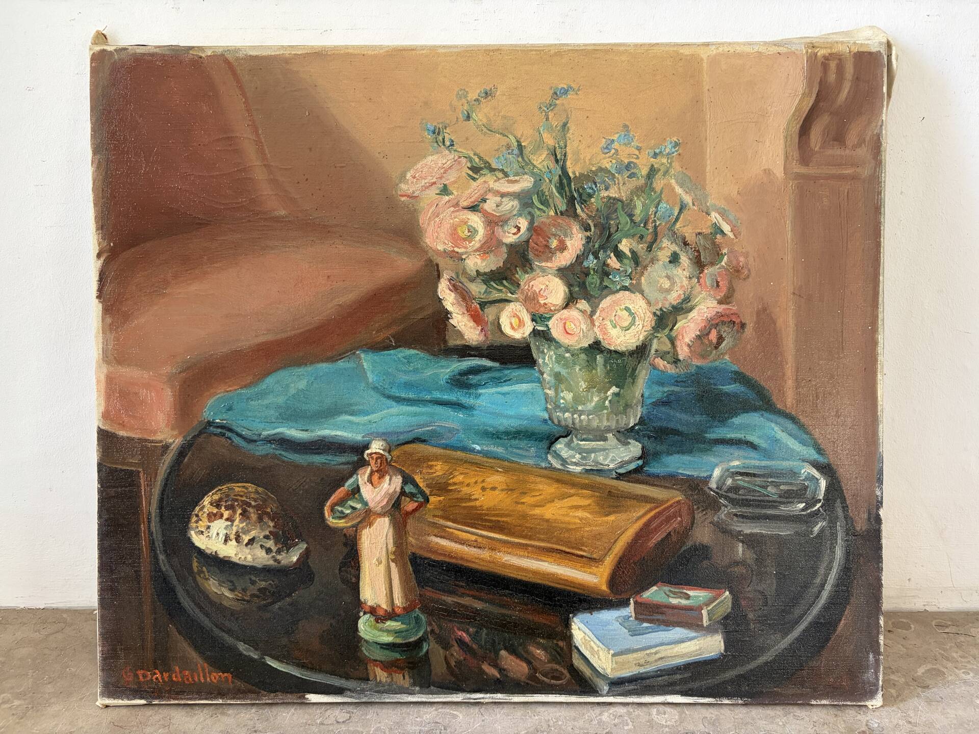 Still life, flowers and figurine, oil on canvas signed Dardaillon.