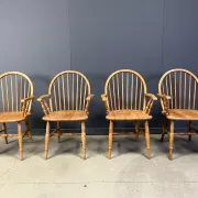 Beautiful English Windsor style dining chairs, set of 4