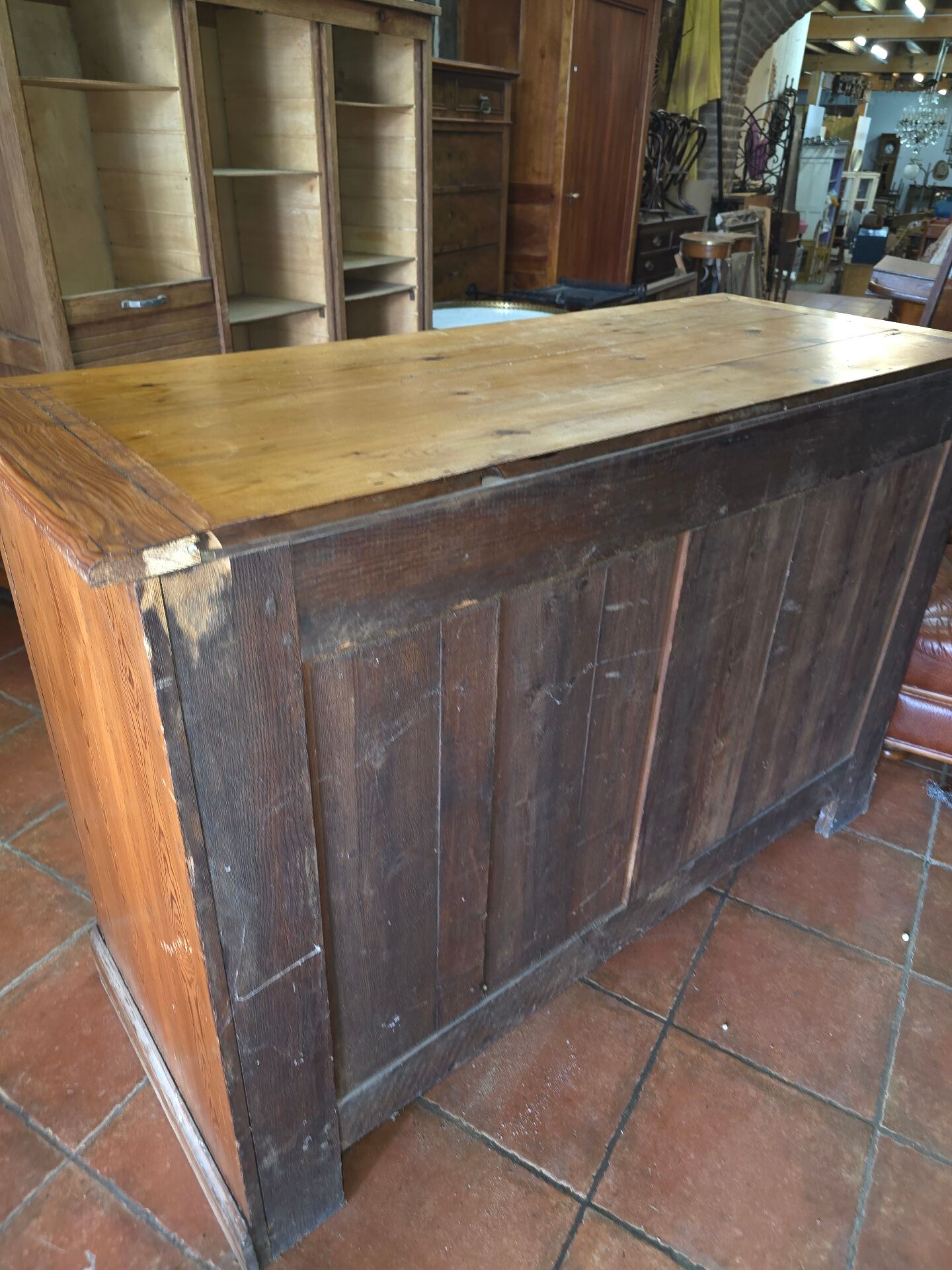 Buffet in Pitchpine, 2 doors, professional furniture.