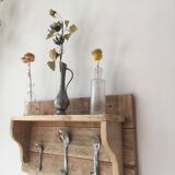 Pallet wall shelf