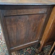 Eighteenth-century walnut commode
