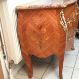 commode galbée style Louis XV ,bois de rose ,restaurée