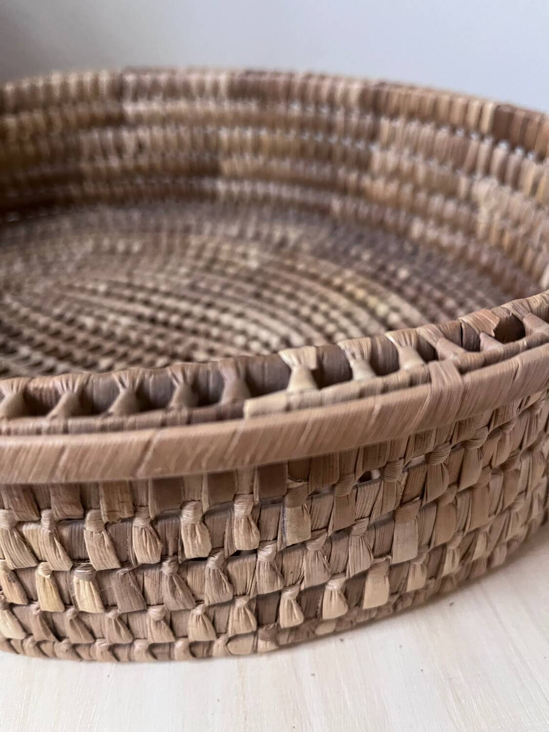 Wicker basket tray
