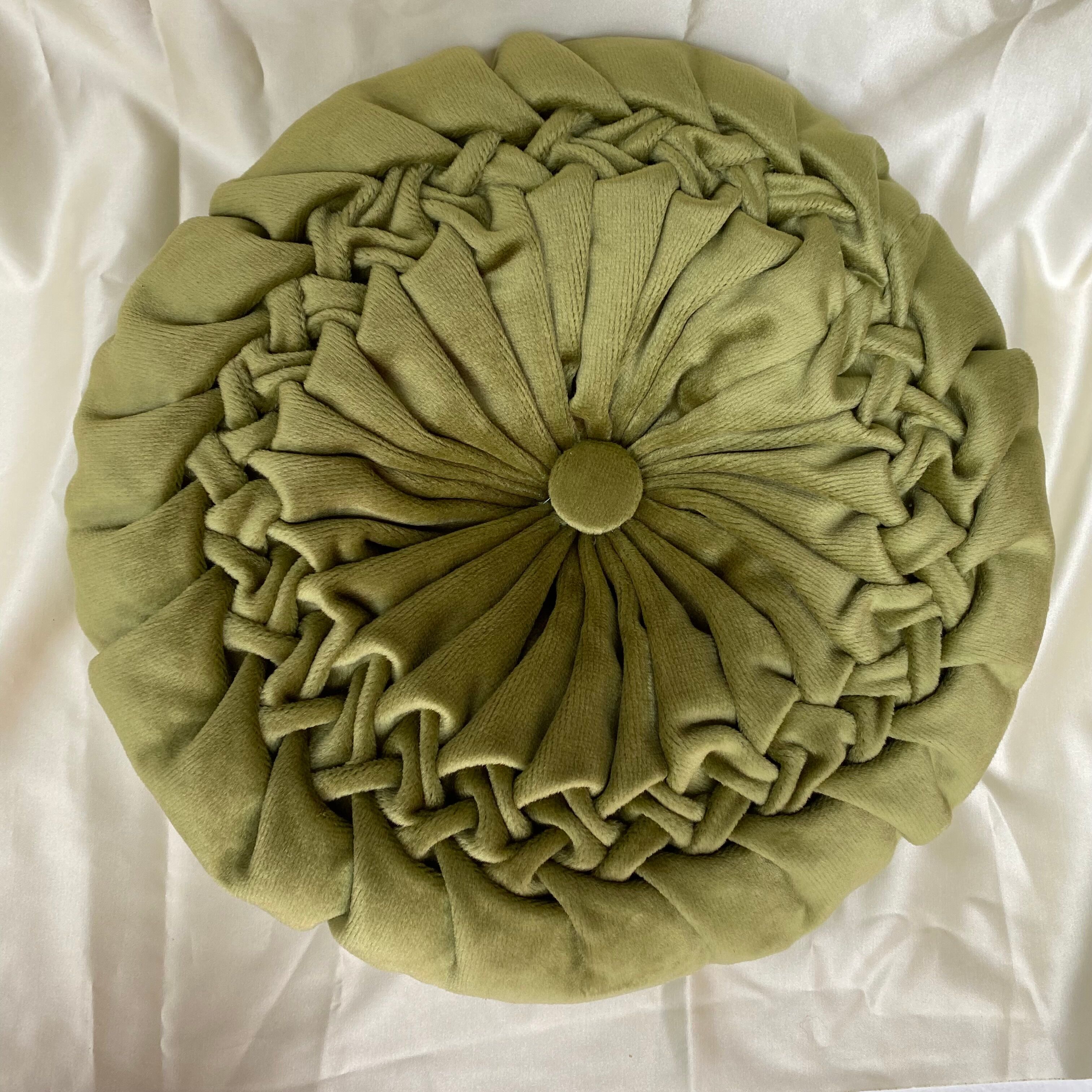 Vintage round pleated velvet cushion