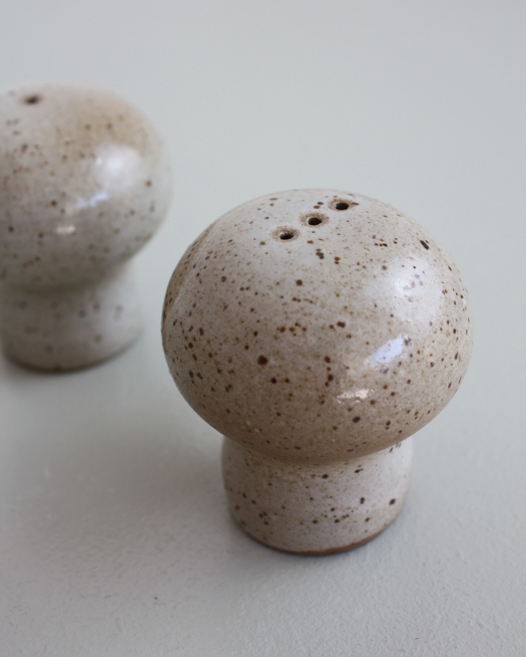 Salt and pepper shaker Grès du Marais