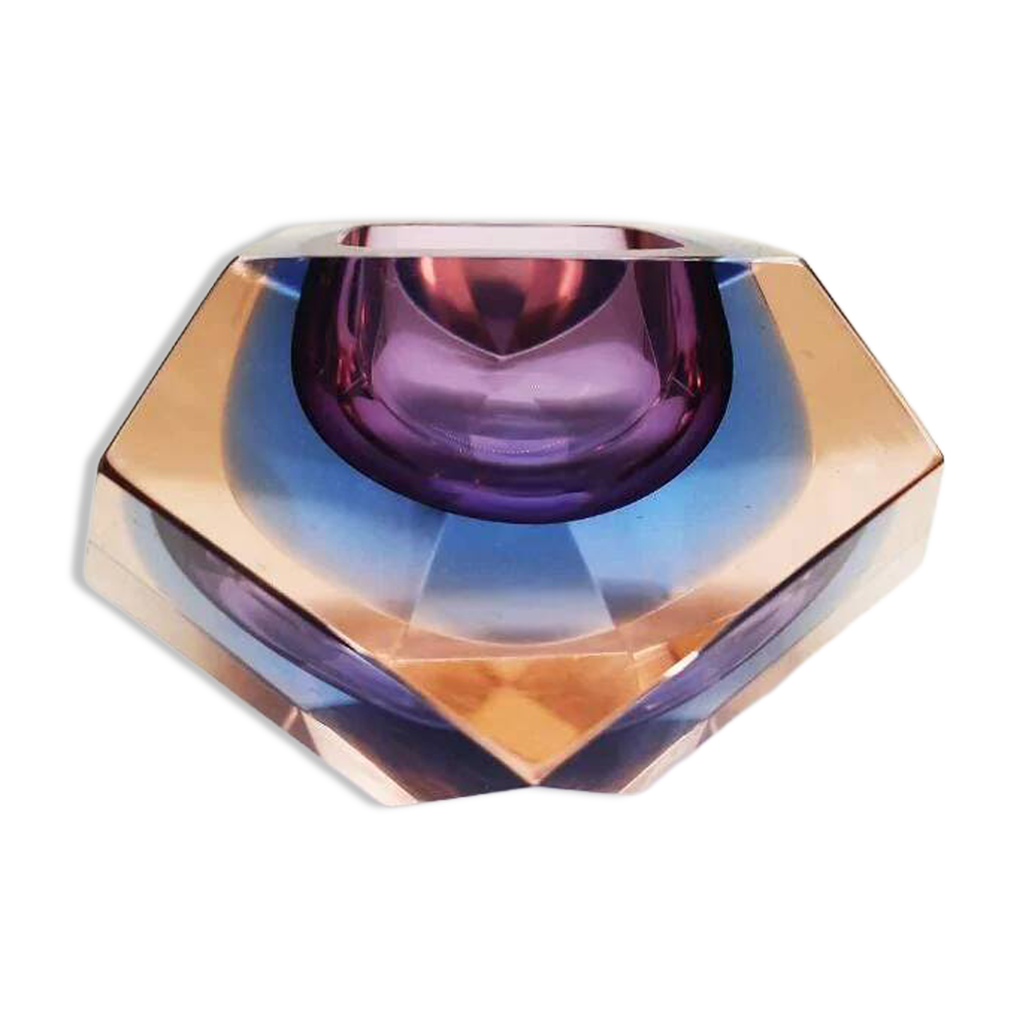 1960s rare colours multifaceted ashtray or catch-all in Murano glass by Flavio Poli for Seguso. Made in Italy