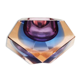 Cendrier ou vide-poches multifacette en verre de Murano aux couleurs rares des années 1960 par Flavio Poli pour Seguso. Fabriqué en Italie.