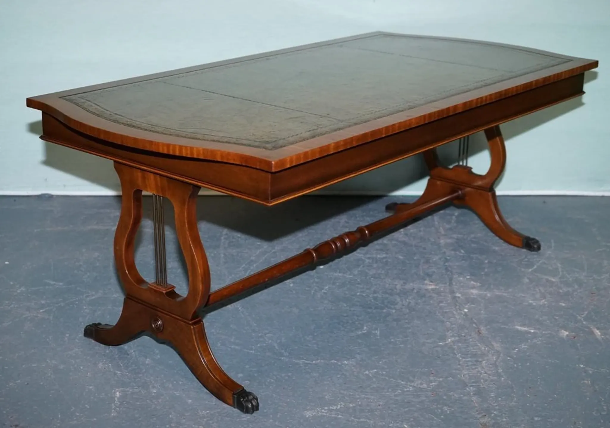 Grande Table Basse Vintage en Cuir Vert Chasseur