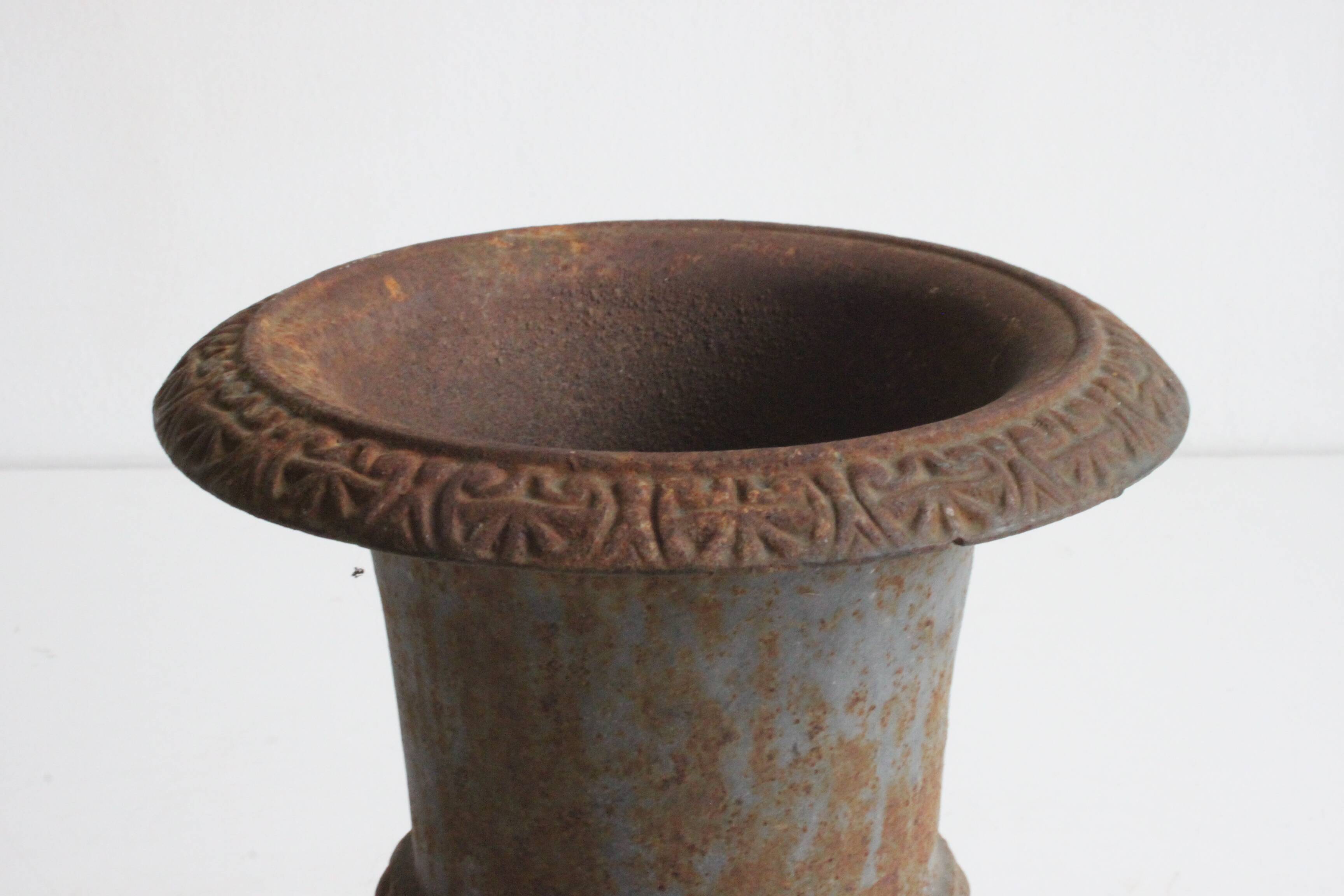 Cast iron campana urn, belle epoque