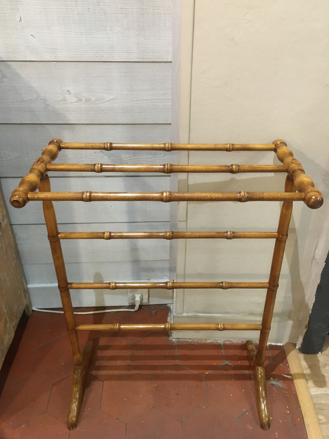 Wooden towel rack