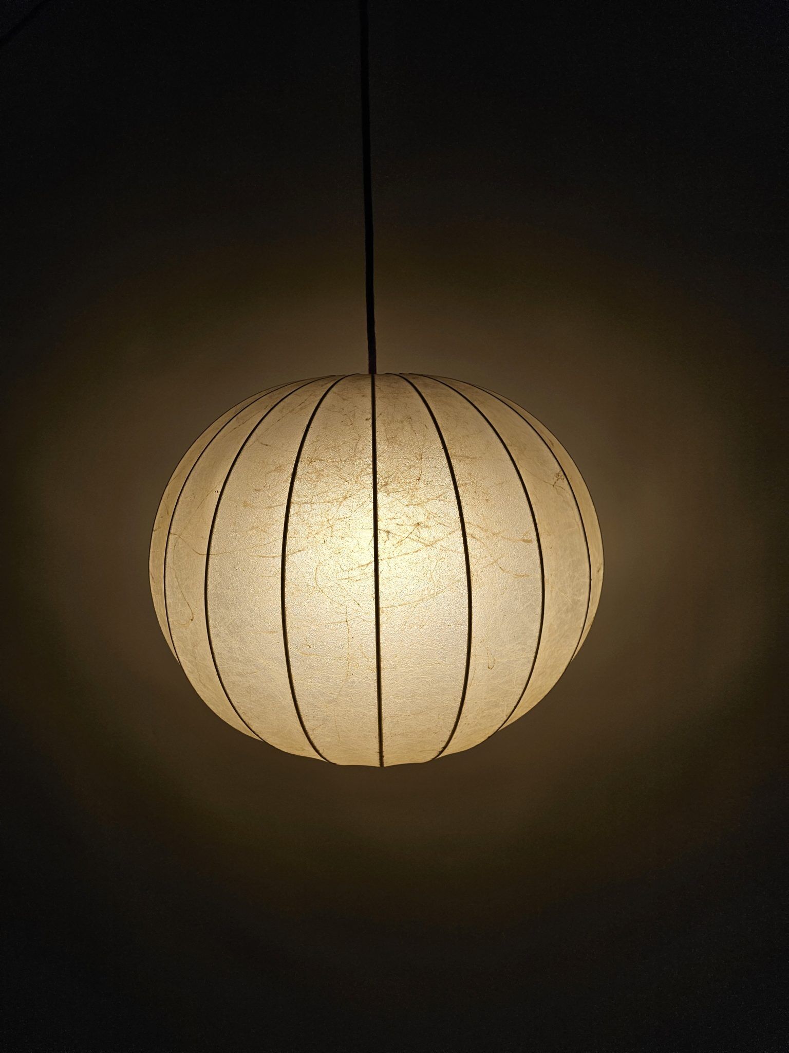 Cocoon pendant lamp from Italy with beautiful structure and colour