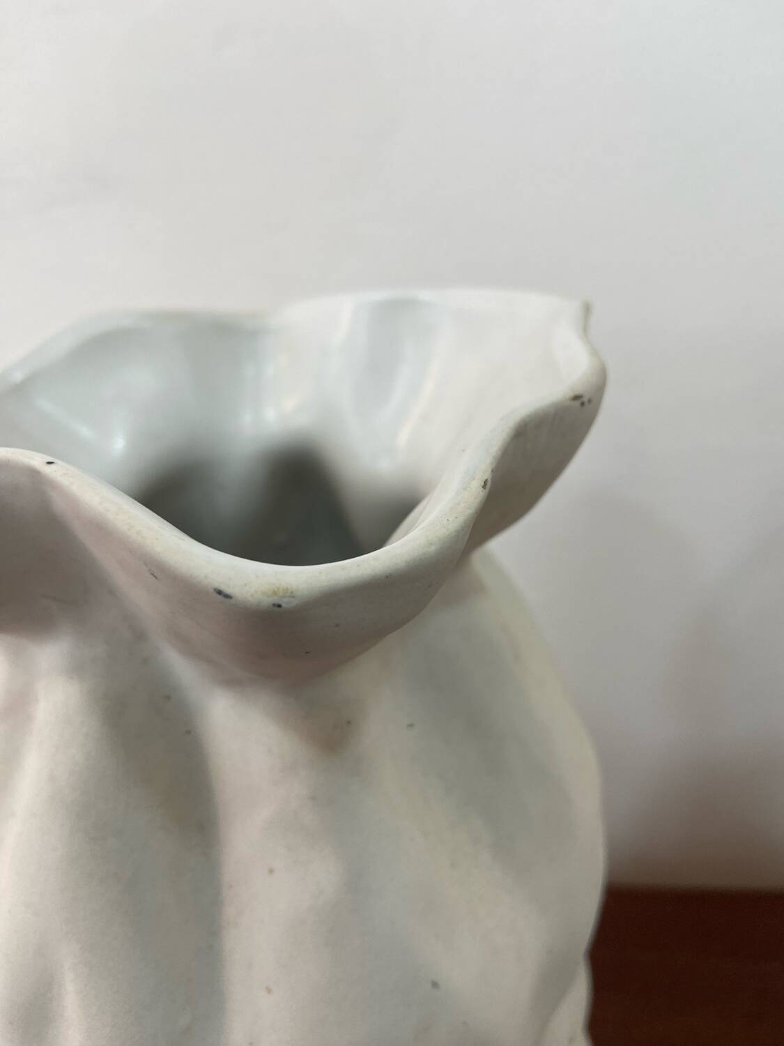 Paire de vases blancs
