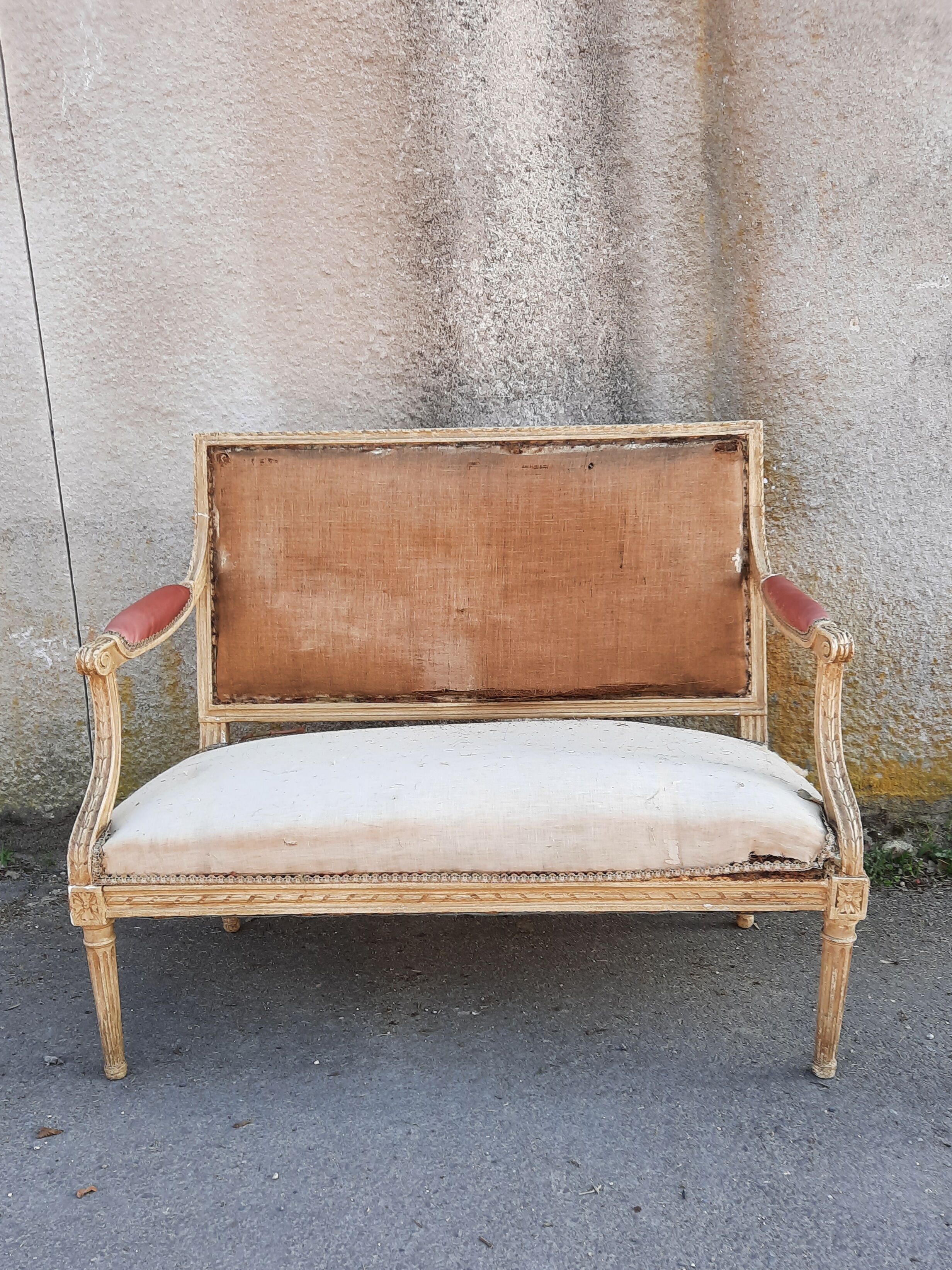 Canapé de style Louis XVI
