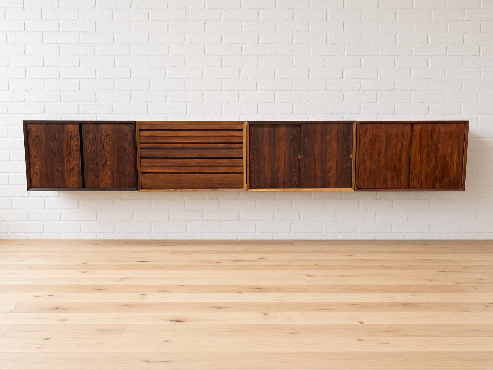 Buffet mural flottant en palissandre Poul Cadovius par CADO, années 1960.