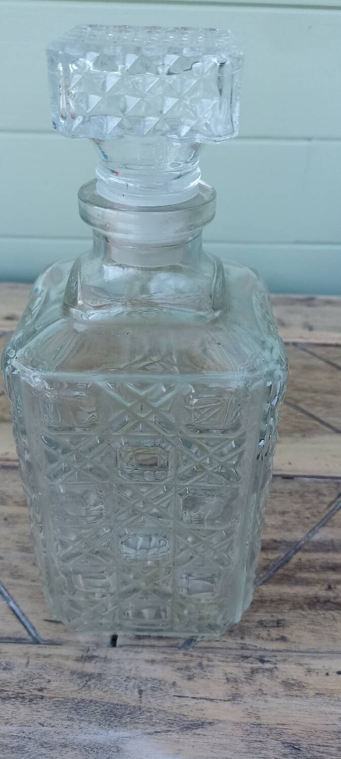 Glass whisky carafe