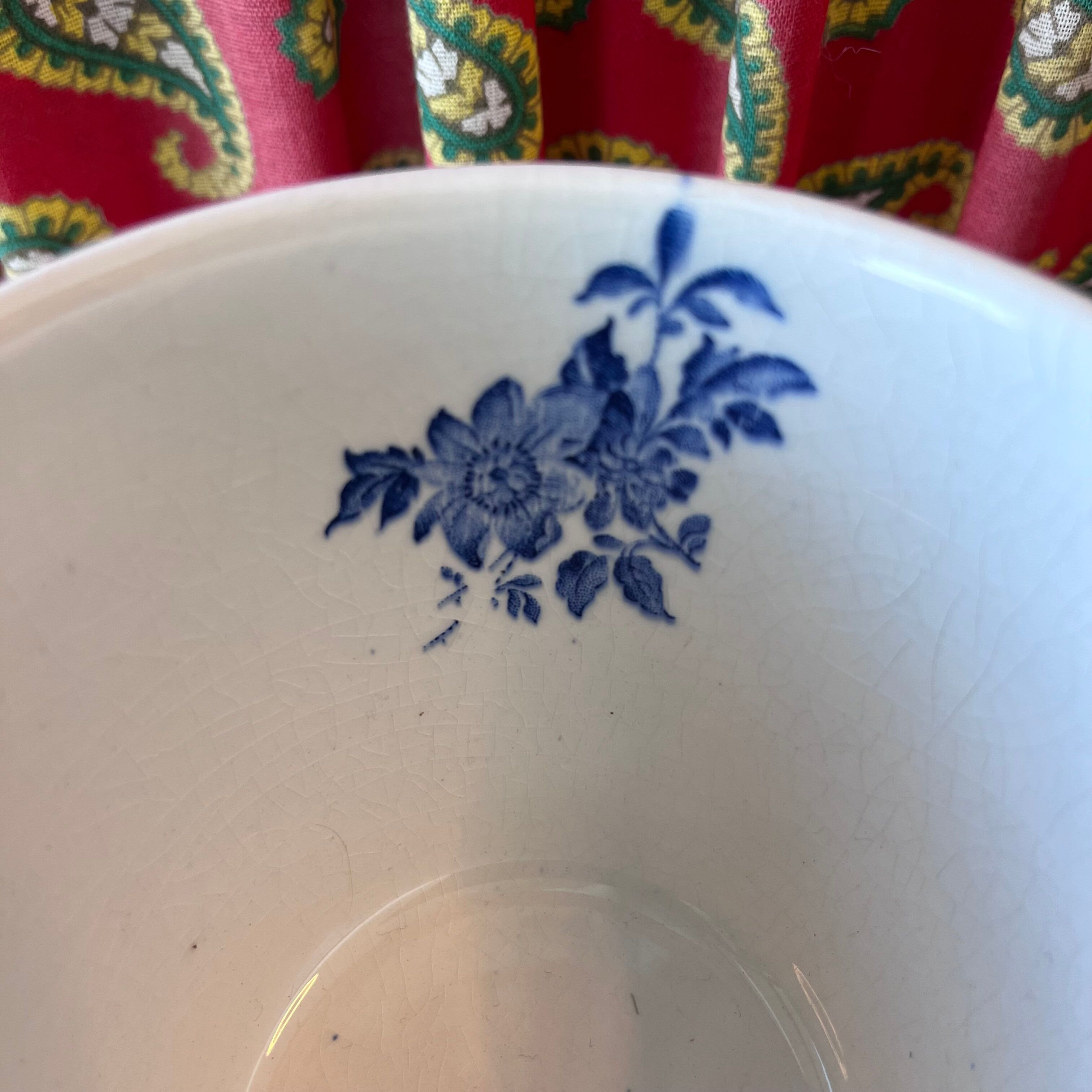 Tea cup and sub-cup English dishes blue flowers