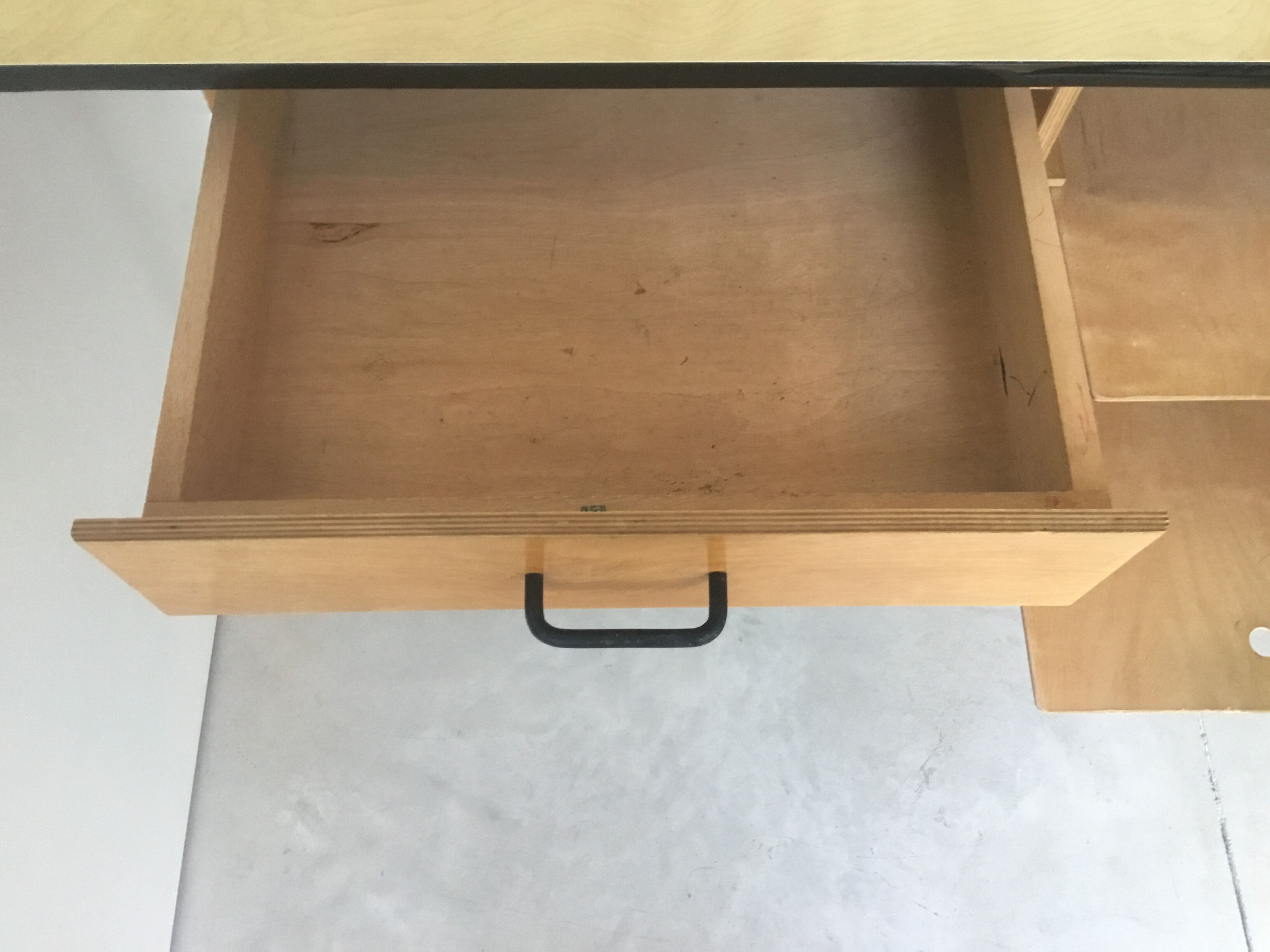 Bureau baumann vintage pieds fuselés - 1960