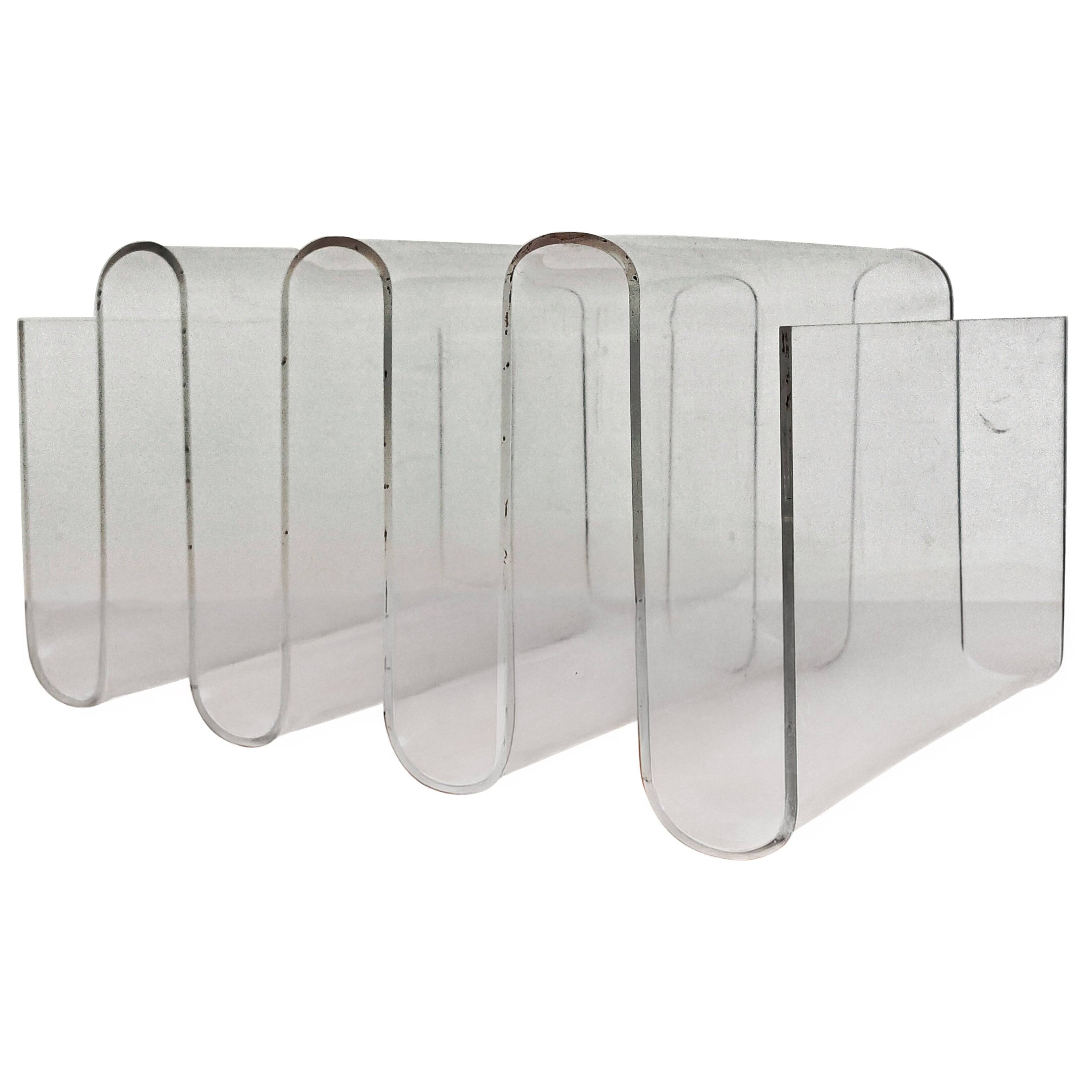 Sculptural range of Mid Century Modern in plexiglass from the 1970s.