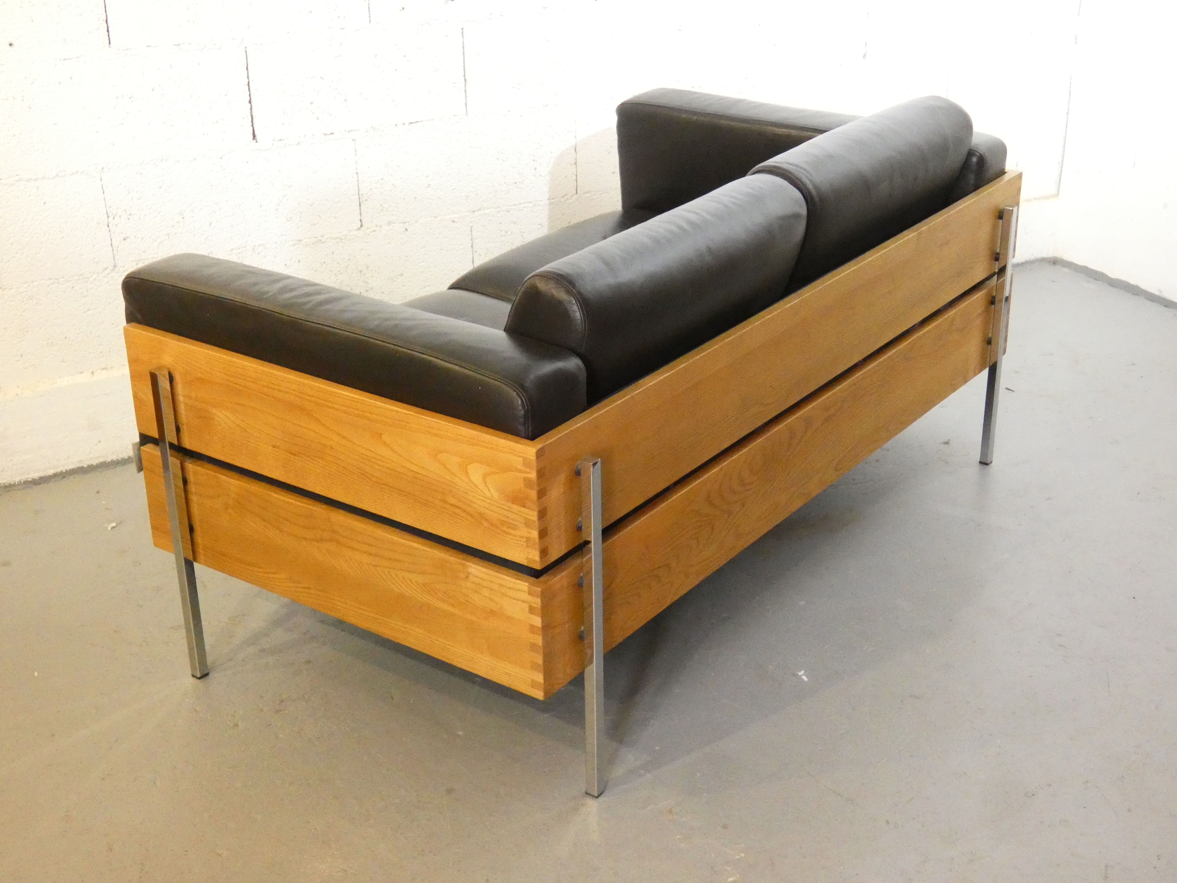 Sofa Forum by Robin Day published by Habitat