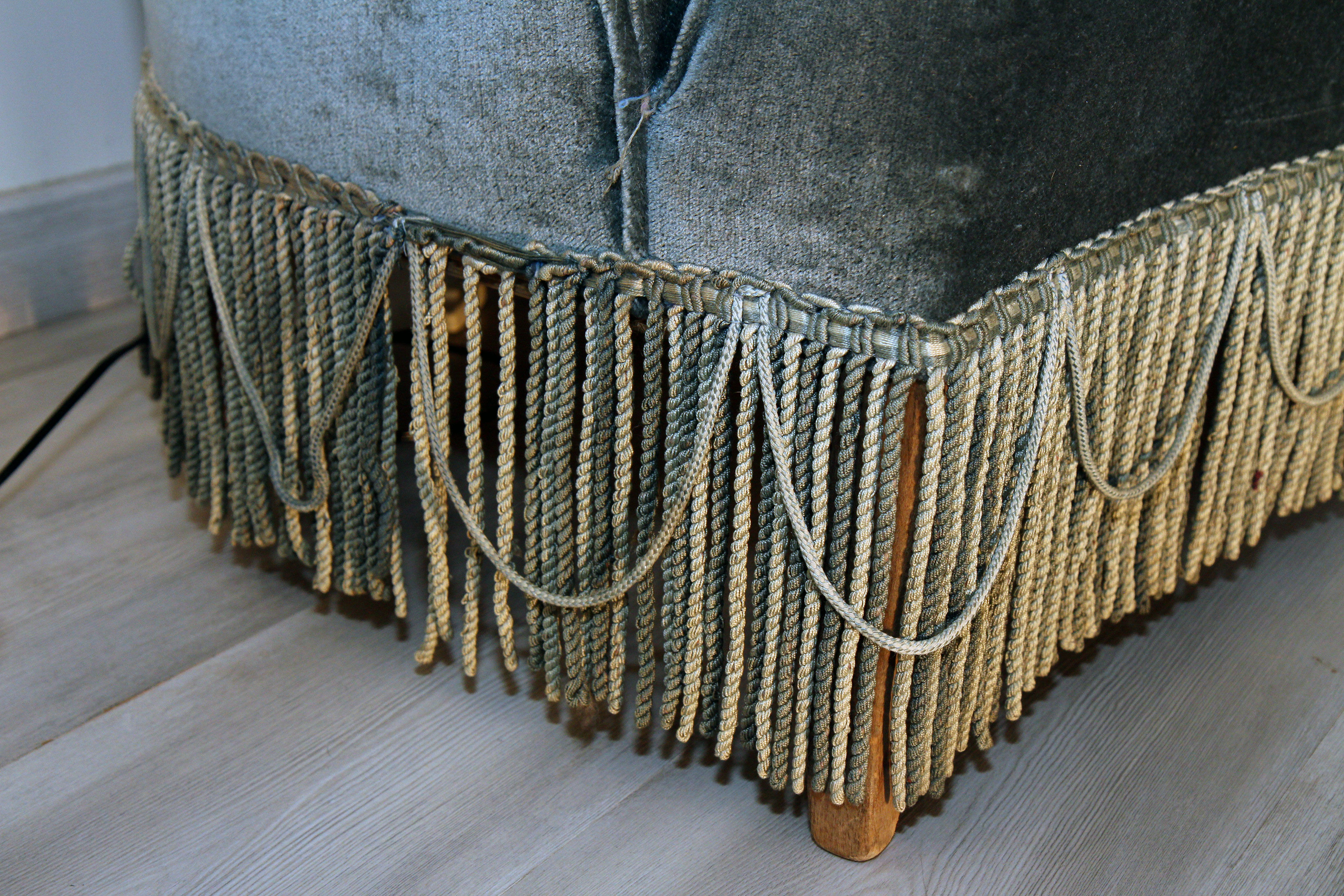 Peacock blue velvet toad bench