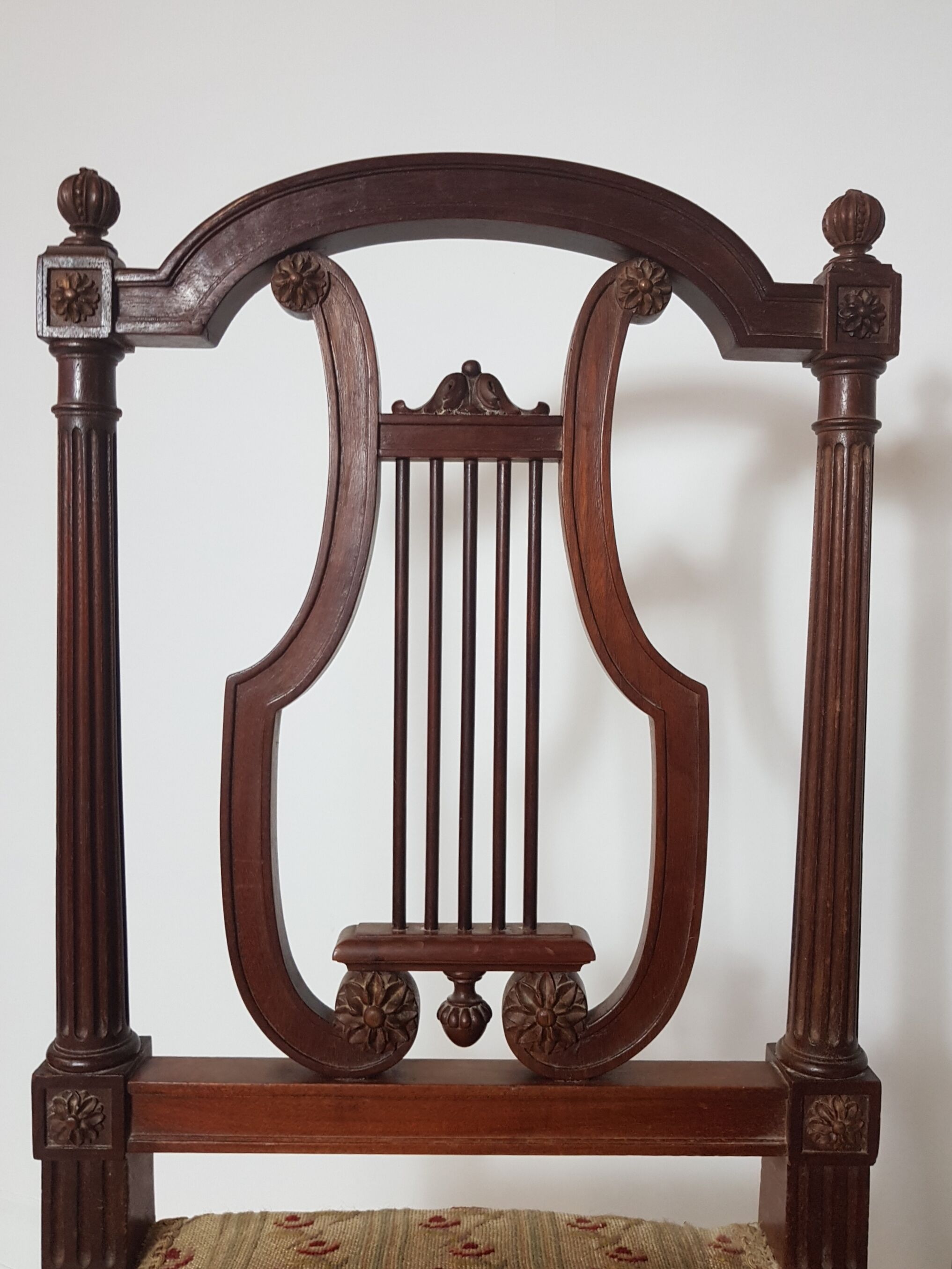 Chaise à dossier lyre époque louis XVI