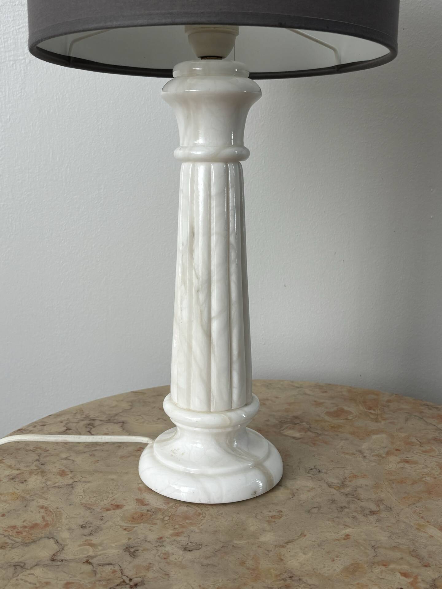 Alabaster column lamp