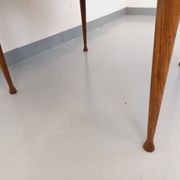 Round dining table in vintage Scandinavian style from the 50s and 60s in teak.