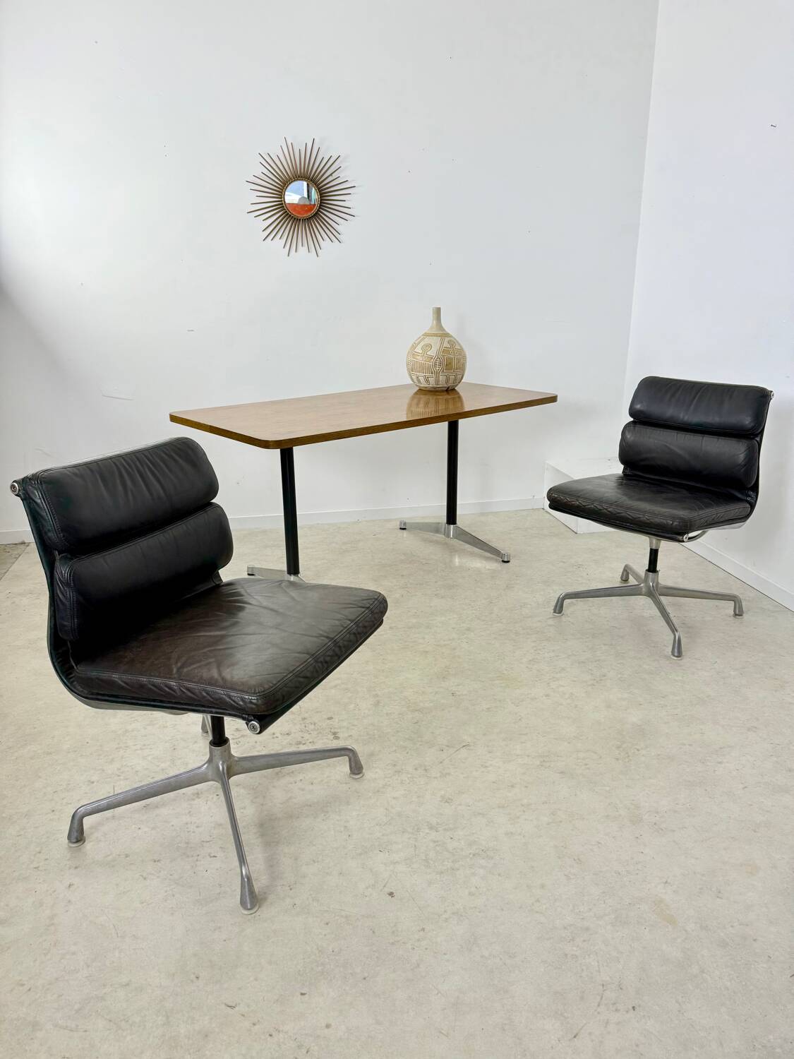 Lot of 2 leather soft pad armchairs chairs EA205 design Charles Eames Herman Miller edition vintage 60s