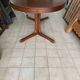 Baumann oval table with extensions