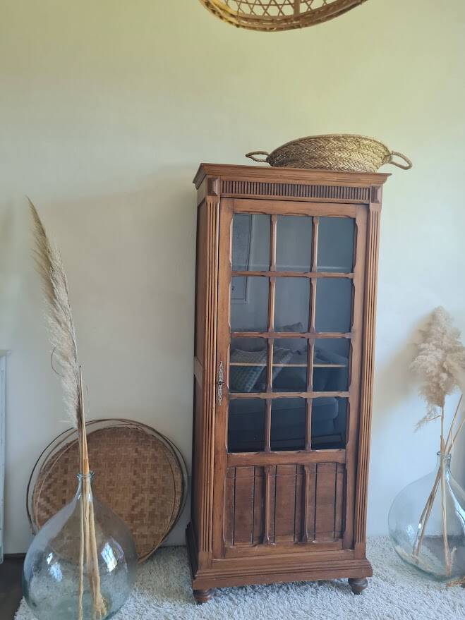 Antique Parisian glass cabinet in the style of a hosier