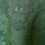 Old tablecloths and its 12 AR monogram damask napkins - 125x186 cm - cotton