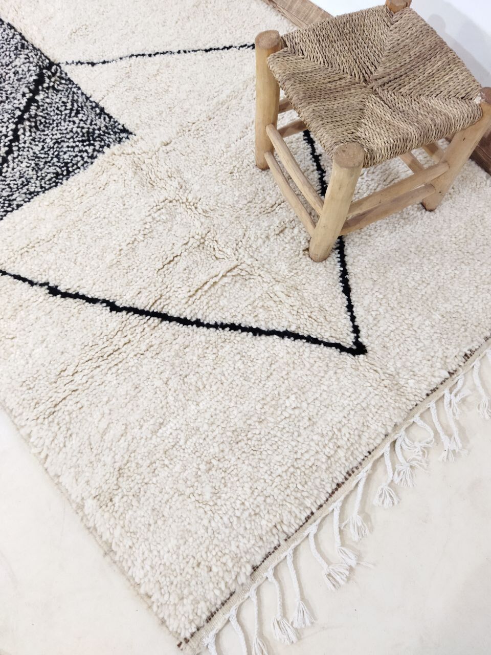 Moroccan berbere carpet 174x109cm