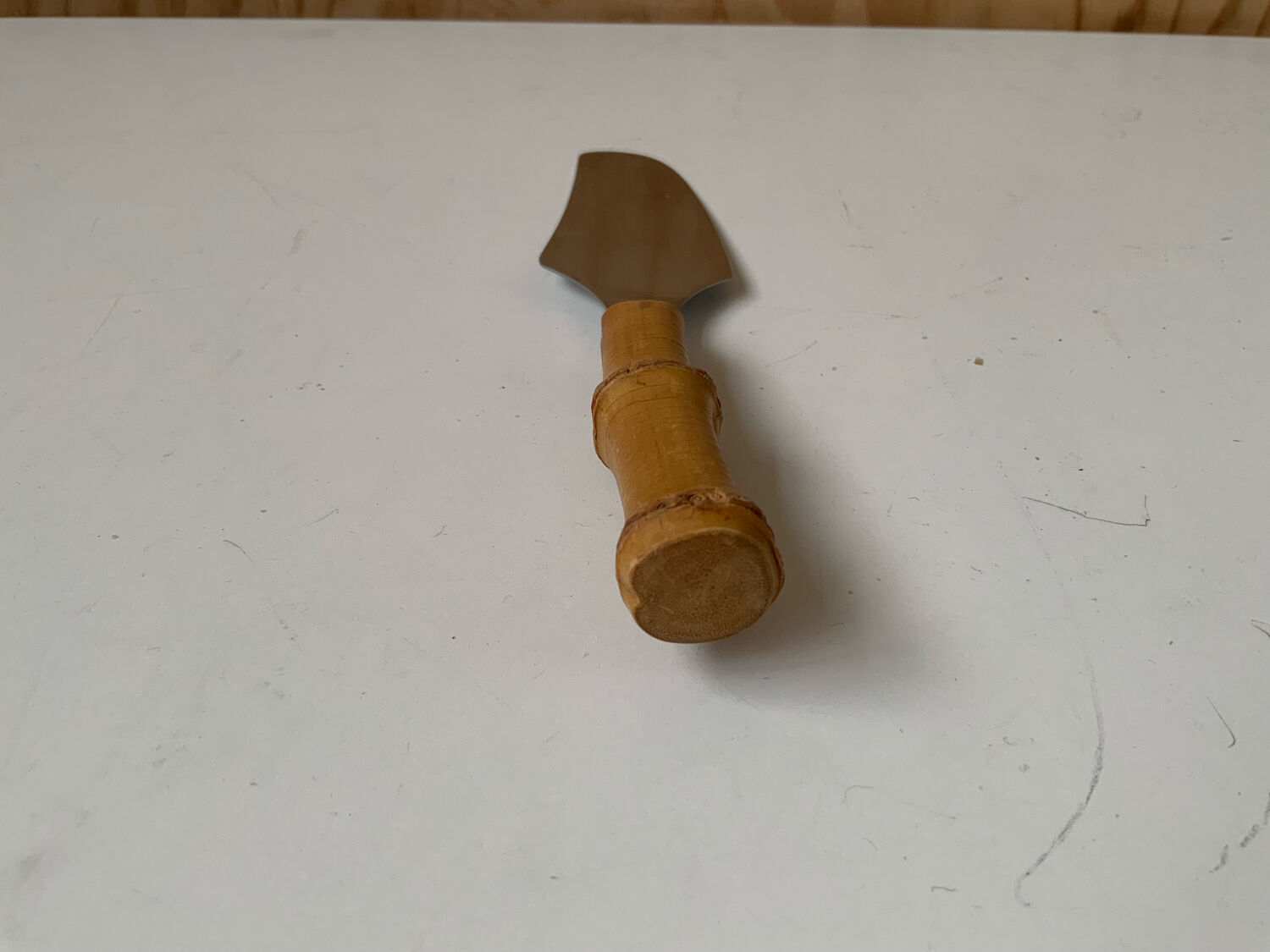 Bamboo handle pie shovel