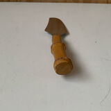 Bamboo handle pie shovel