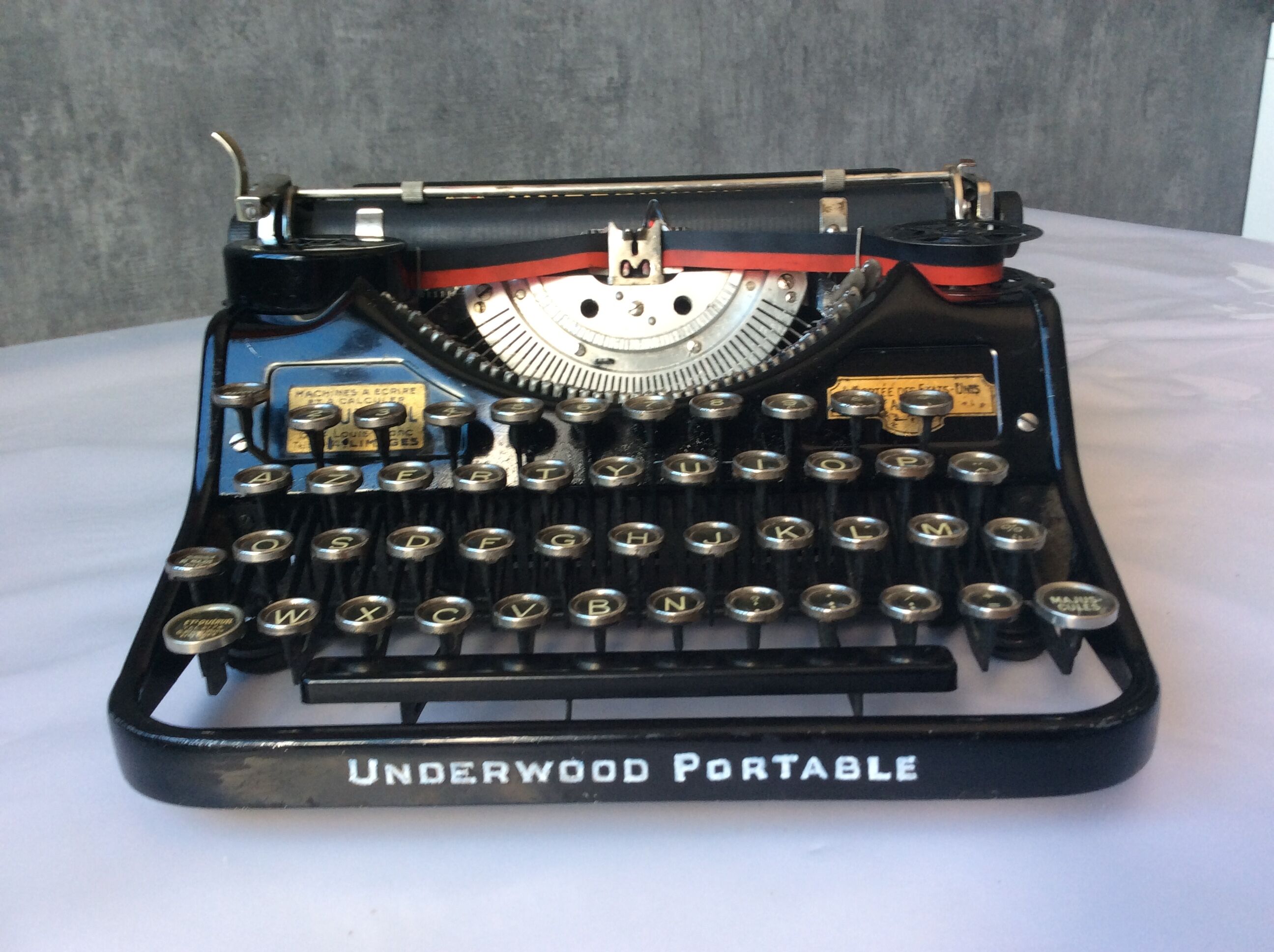 Old-typewriter Underwood portable