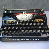 Old-typewriter Underwood portable