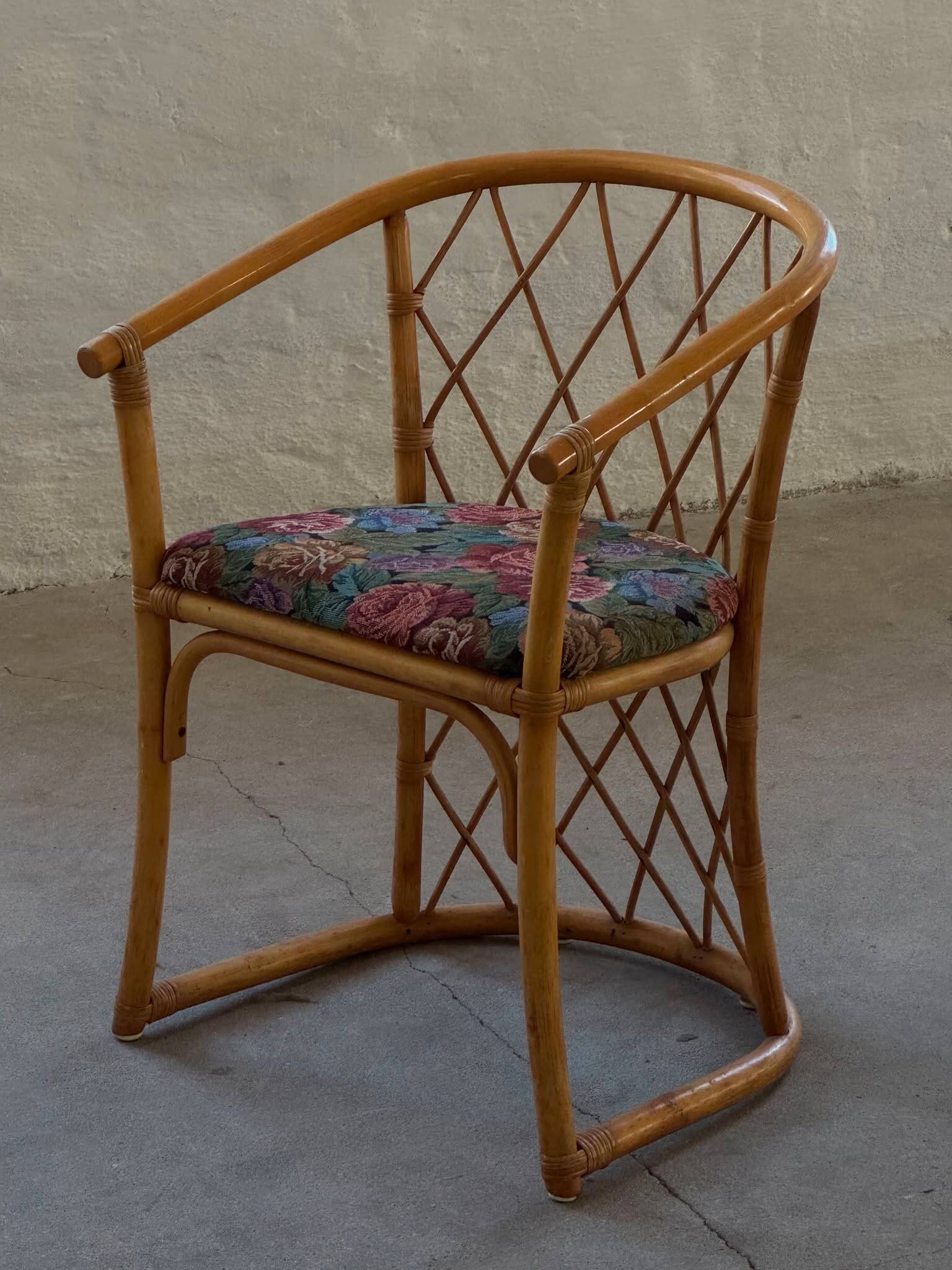 Set of 6 sculptural vintage bamboo dining chairs, modern Danish design, made in the 1960s.