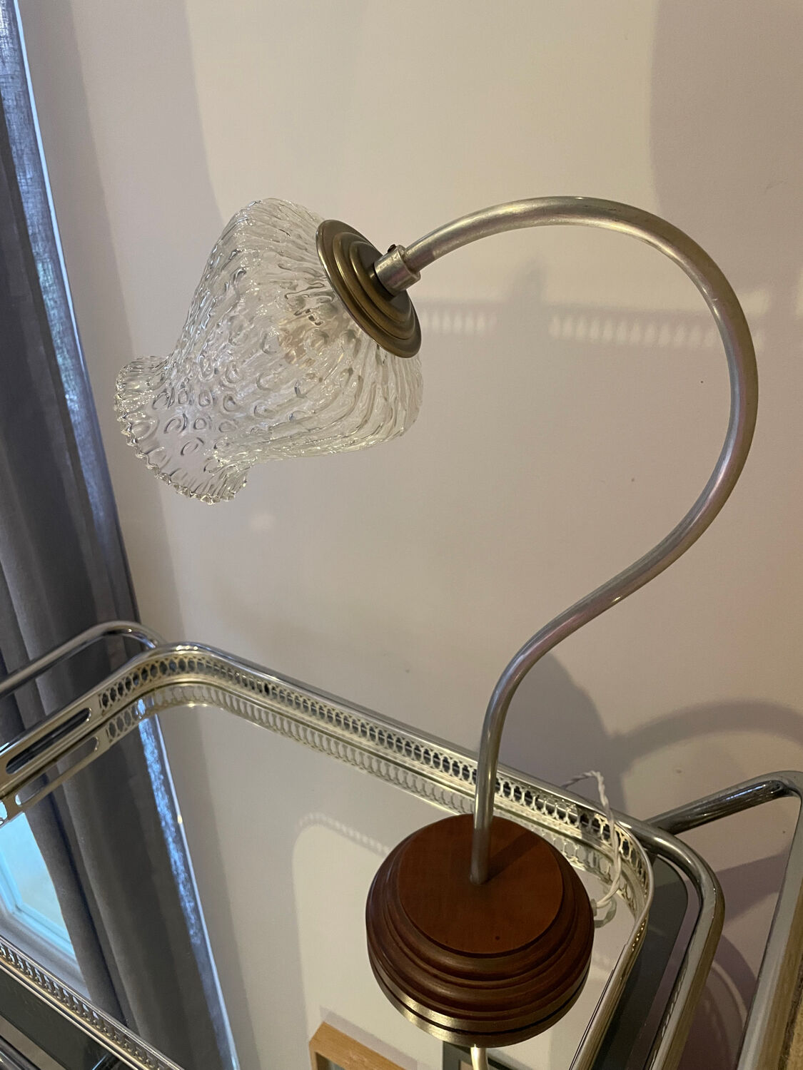 Metal and wood gooseneck table lamp